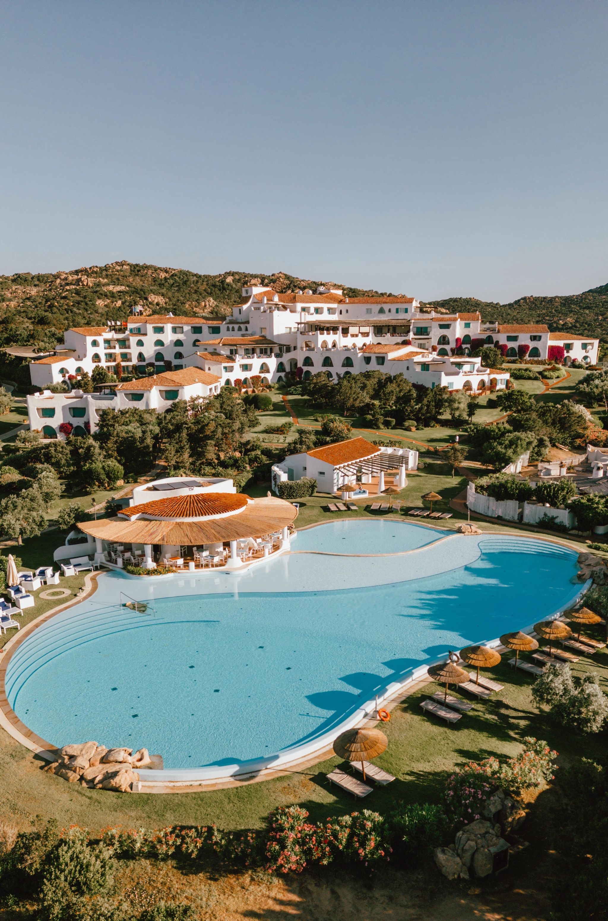 hotel com piscina - hotel na sardenha - piscina externa
