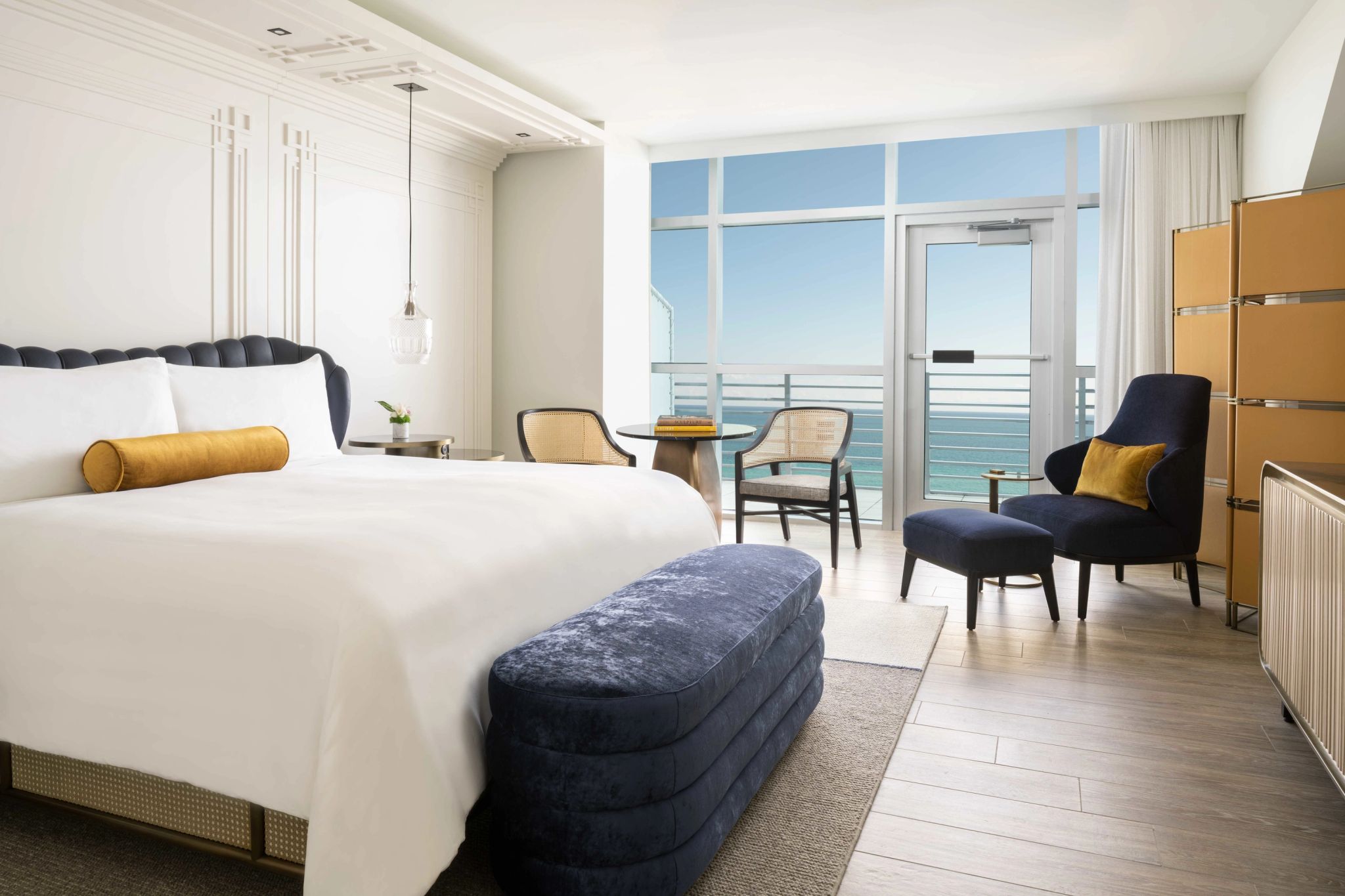 One King Ocean View  quarto com varanda - quarto vista mar - varanda frente mar