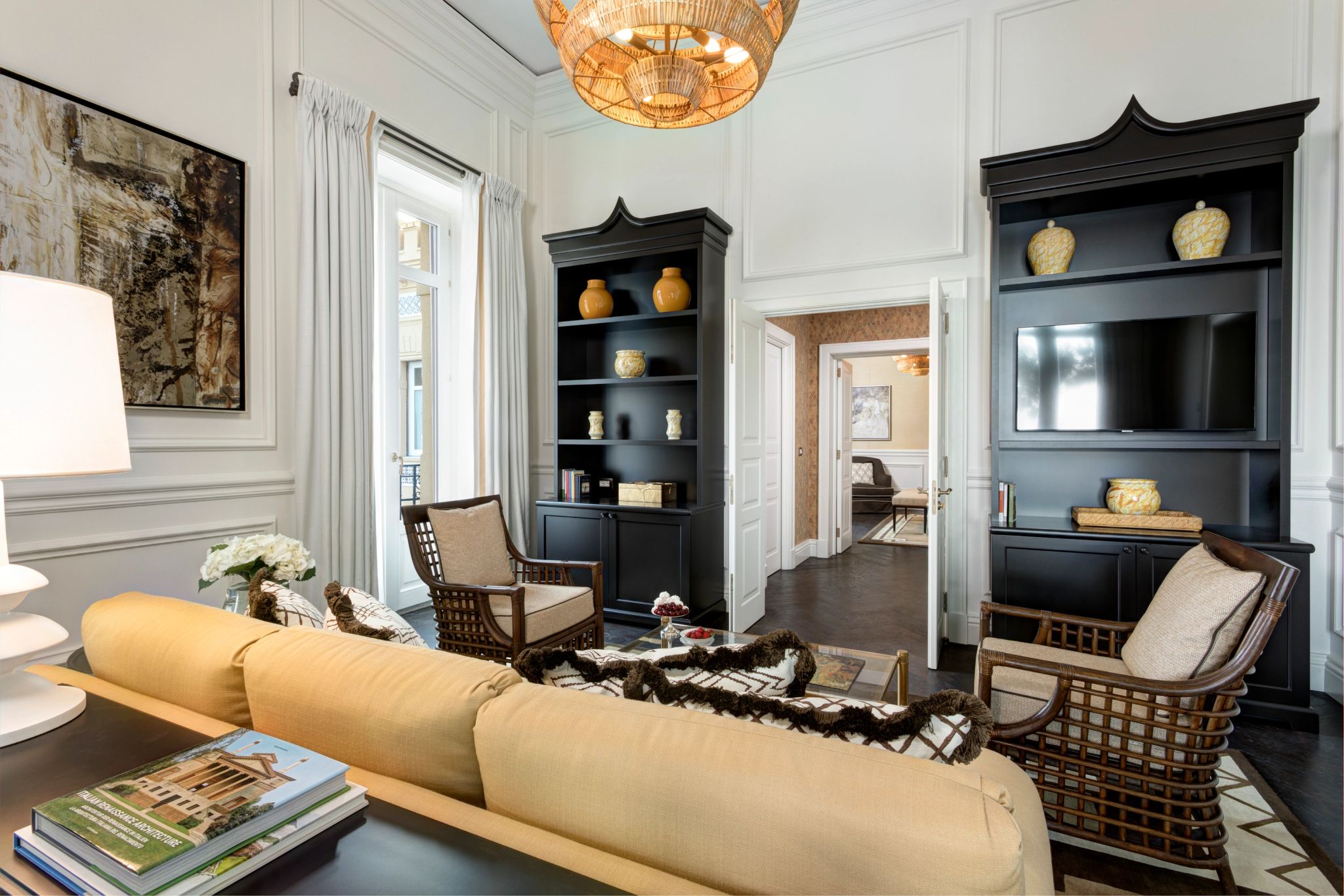 Tower Suite sala ampla – sala privativa – sala de estar - sala classica - estante de livros