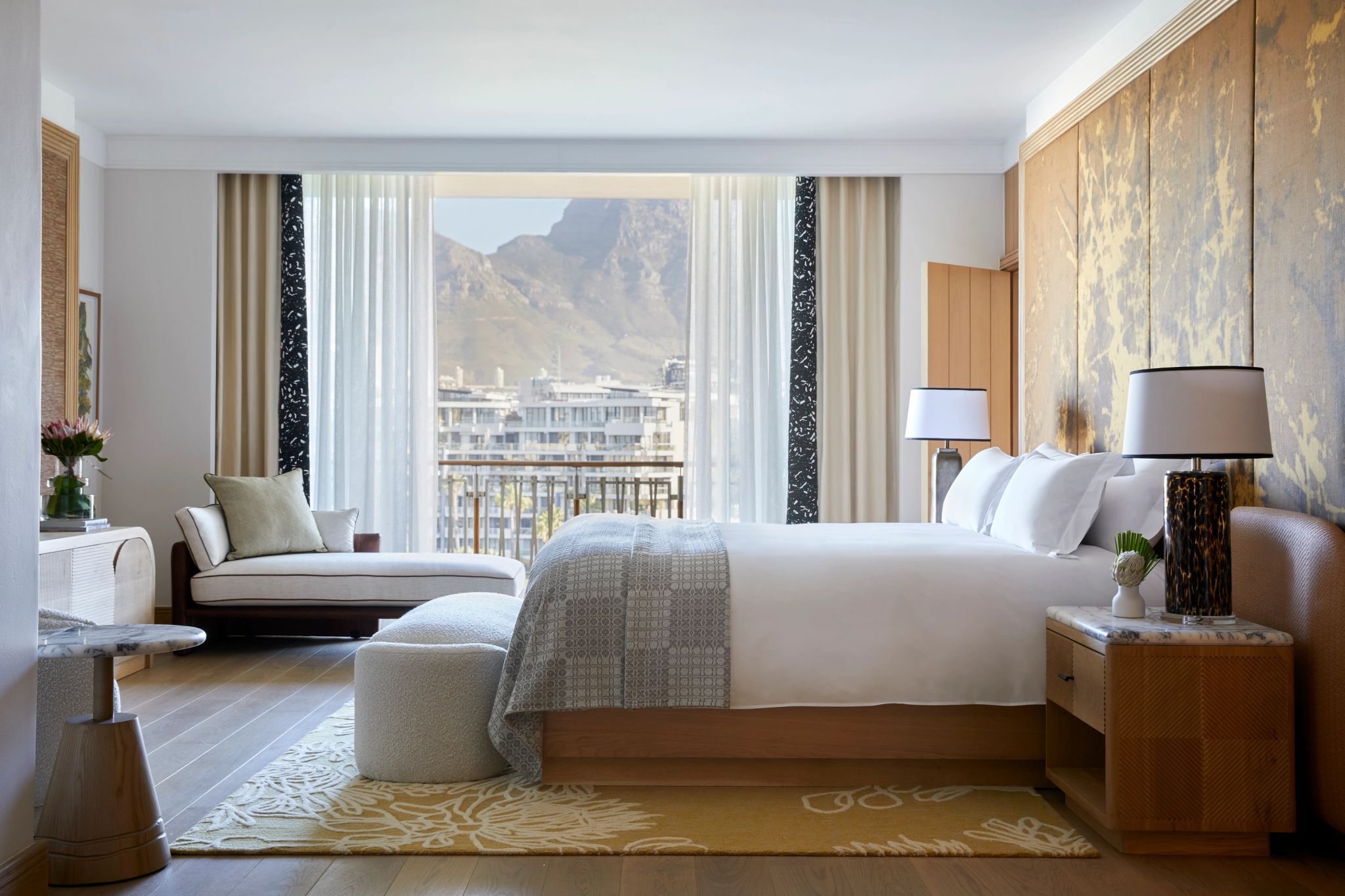 suite de luxo - cama king - table mountain - vista montanhas - suite com varanda