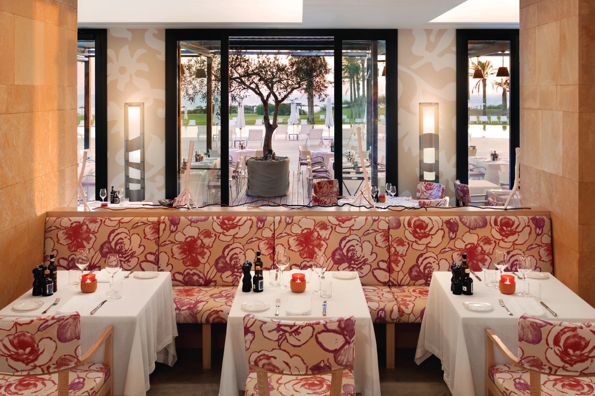 restaurante com terraço - culinaria mediterranea - jantar romantico - restaurante gourmet