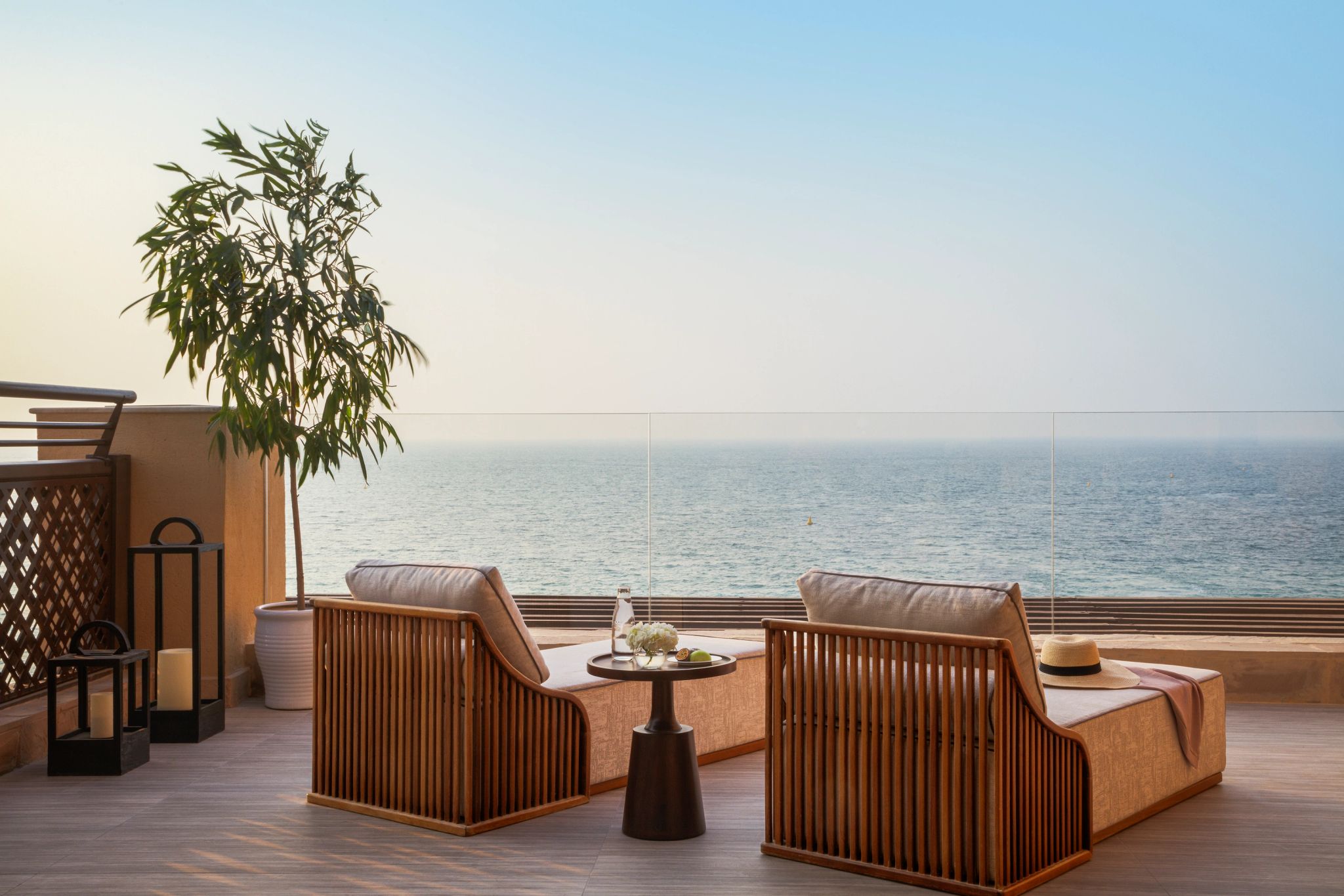 terraço vista mar - terraço mobiliado - suite com terraço