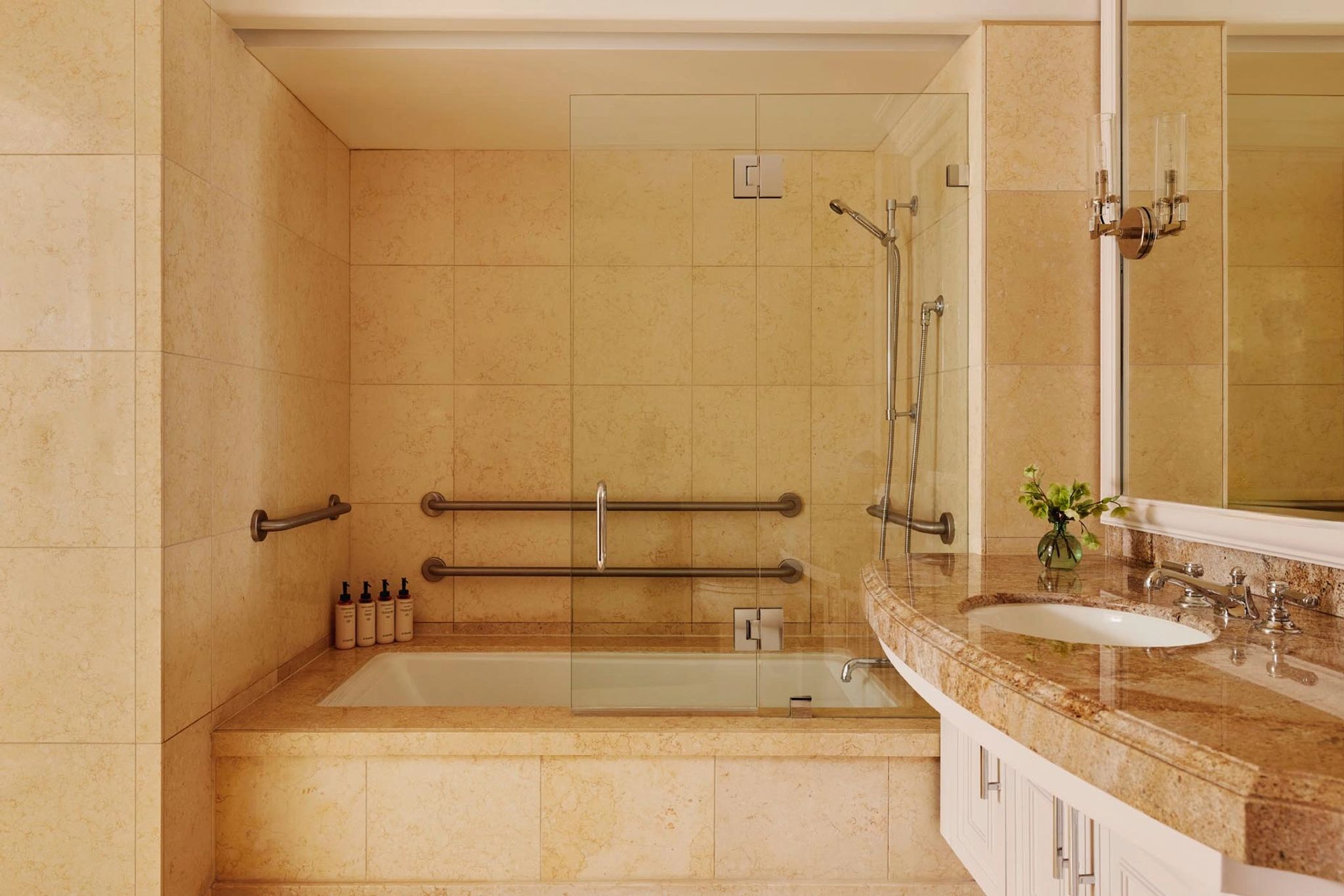 Superior Accessible banheiro acessivel – banheiro com banheira – banheira de imersao