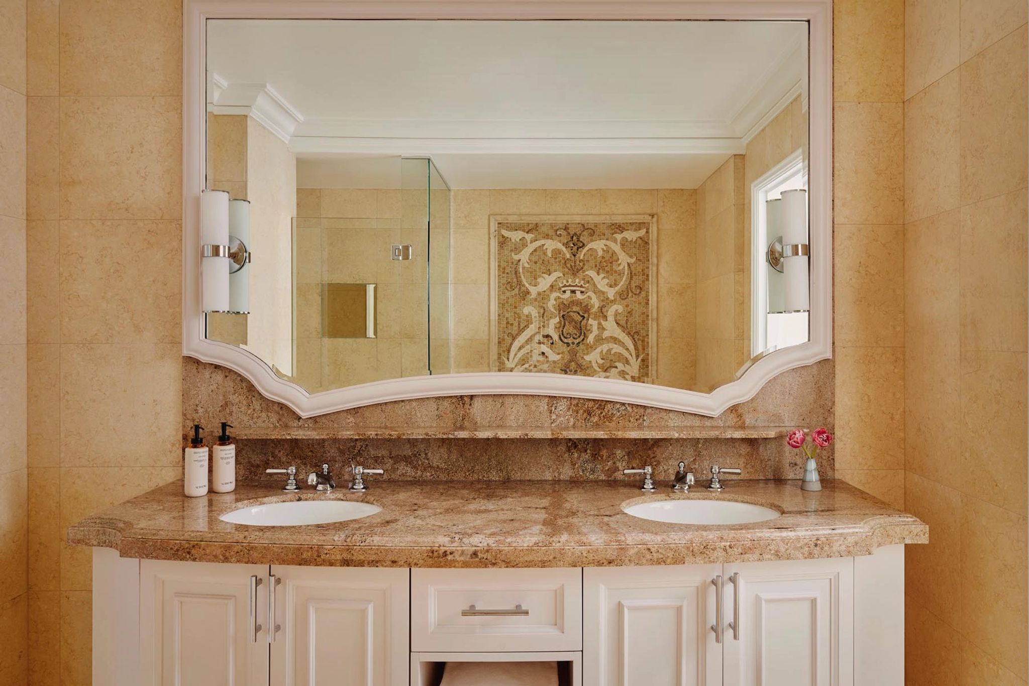 Library Suite banheiro de casal – pia de marmore – banheiro de luxo