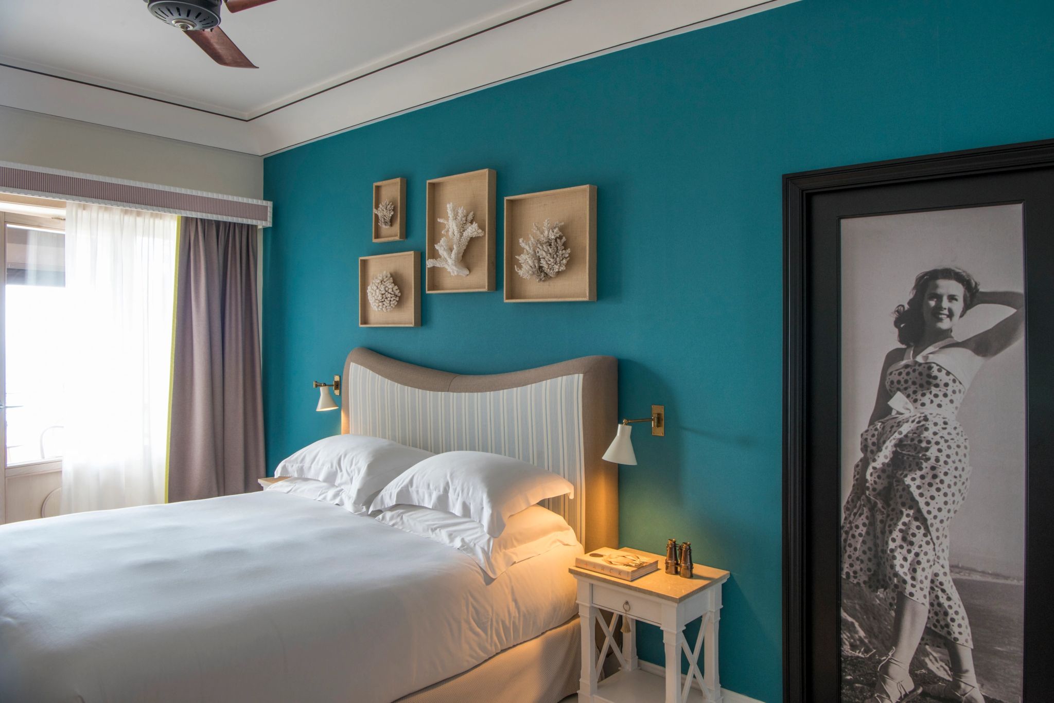 Deluxe Sea View cama king - size – suite de luxo - decoracao obras de arte