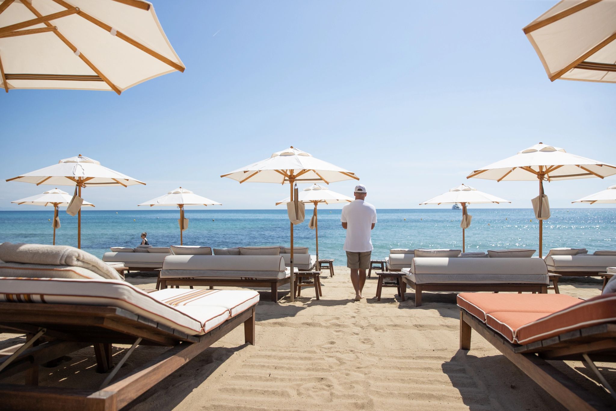 Praia do resort serviço de praia - vista mar - banho de sol - beach club