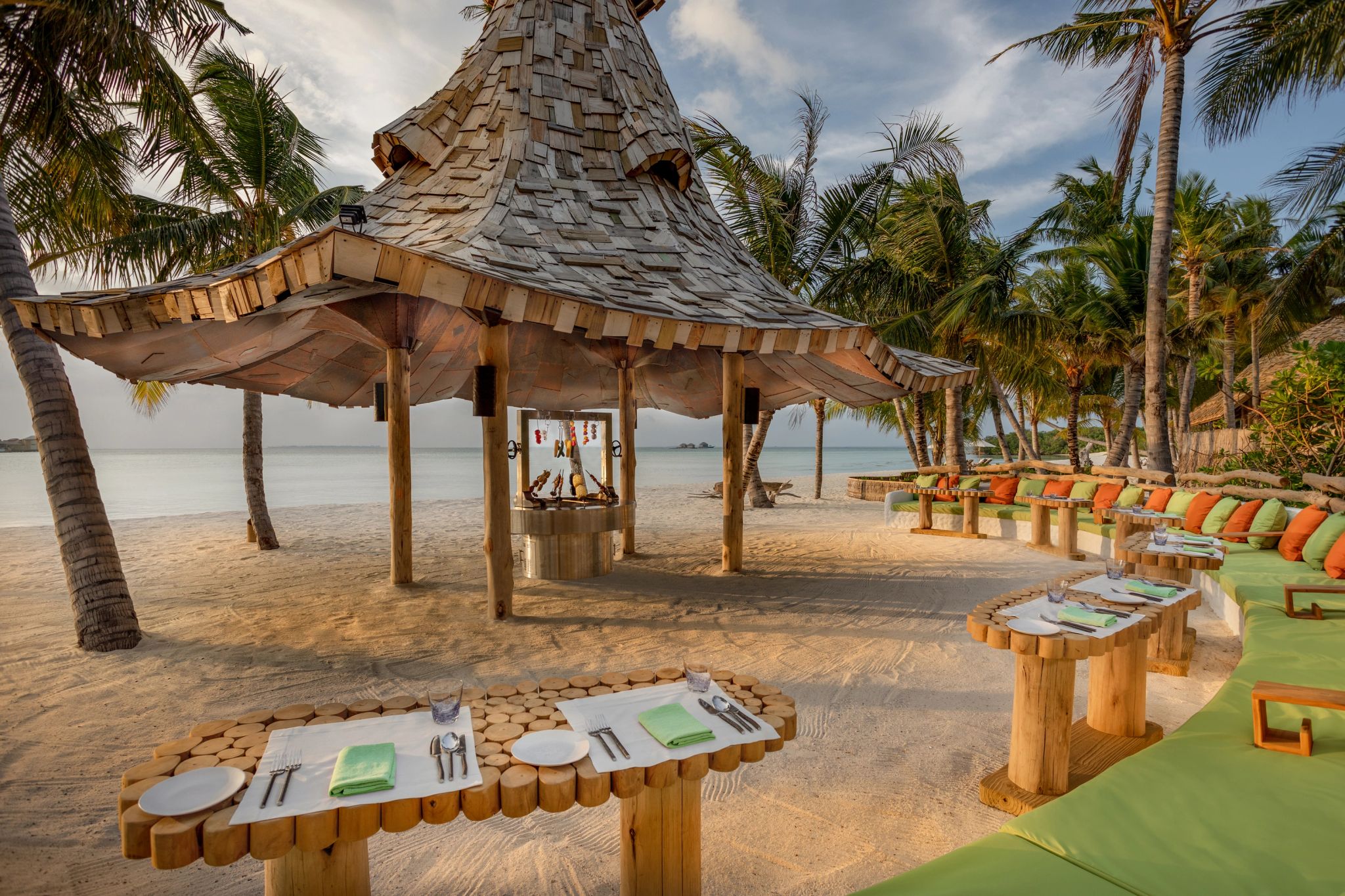 Restaurante So Primitive  restaurante ao ar livre - restaurante na praia - resaturante pe na areia