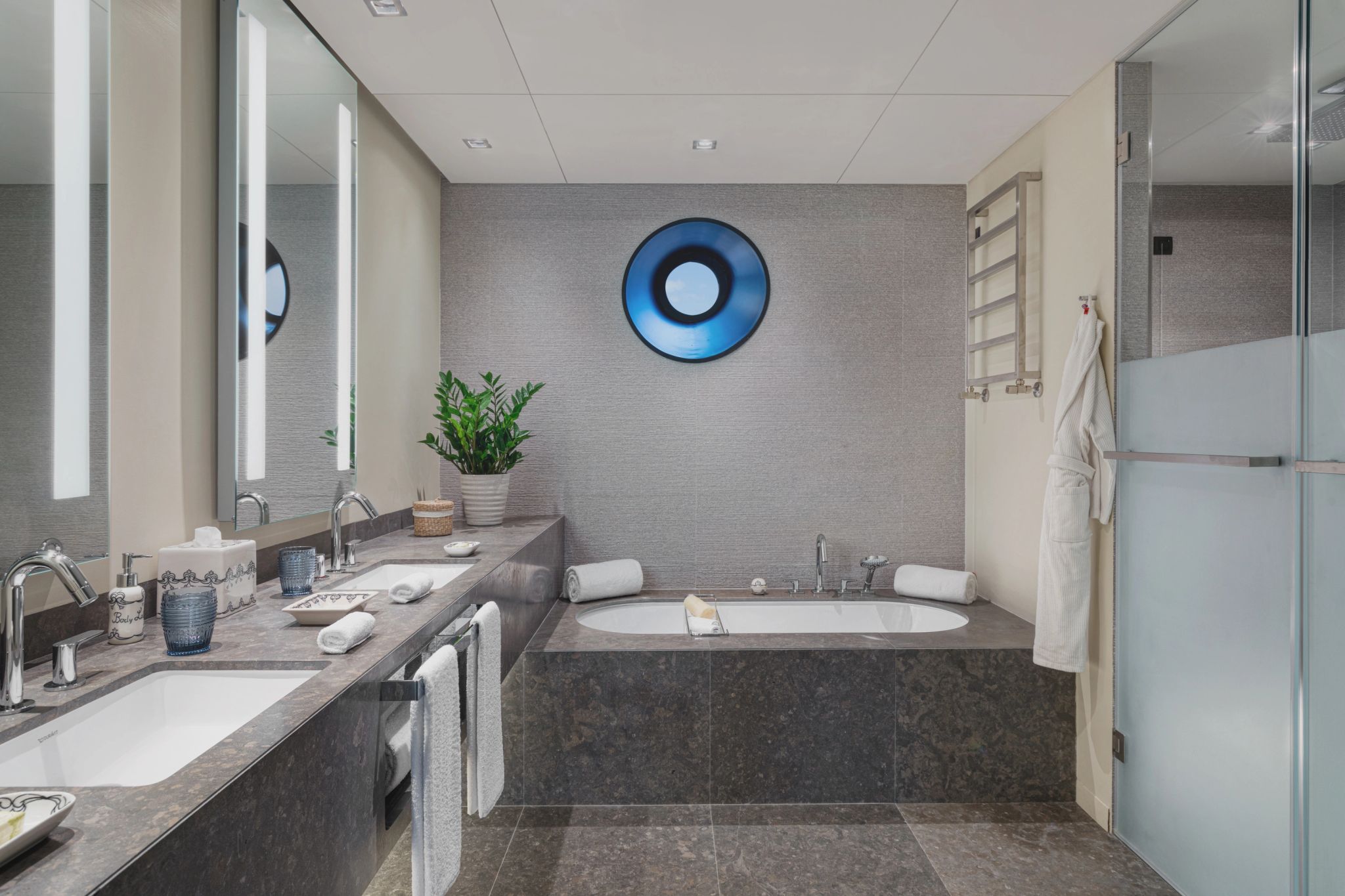 Vineyard Suite banheiro premium - banheira de imersao - pia dupla