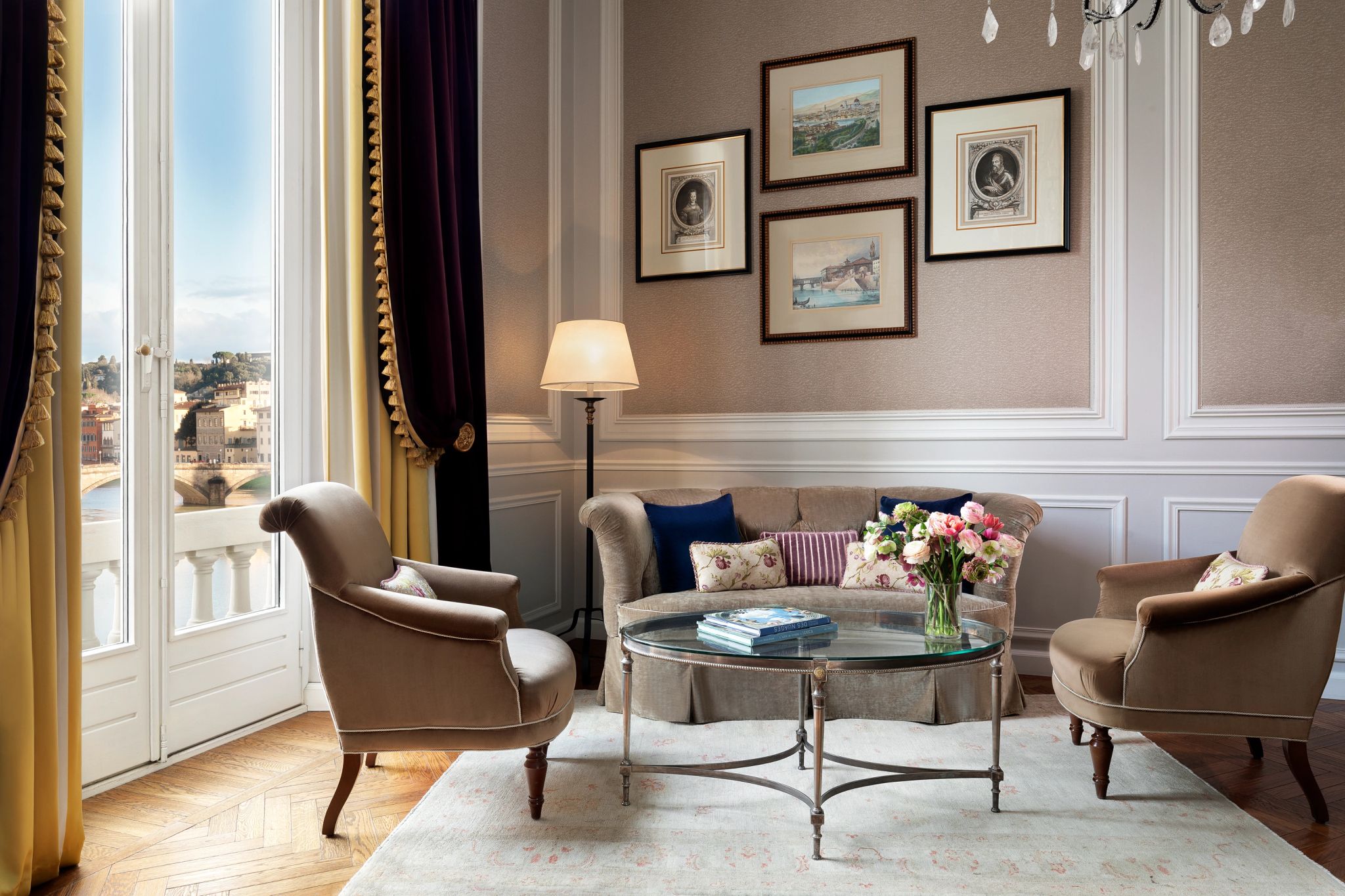 suite grande - sala de estar - decoracao classica