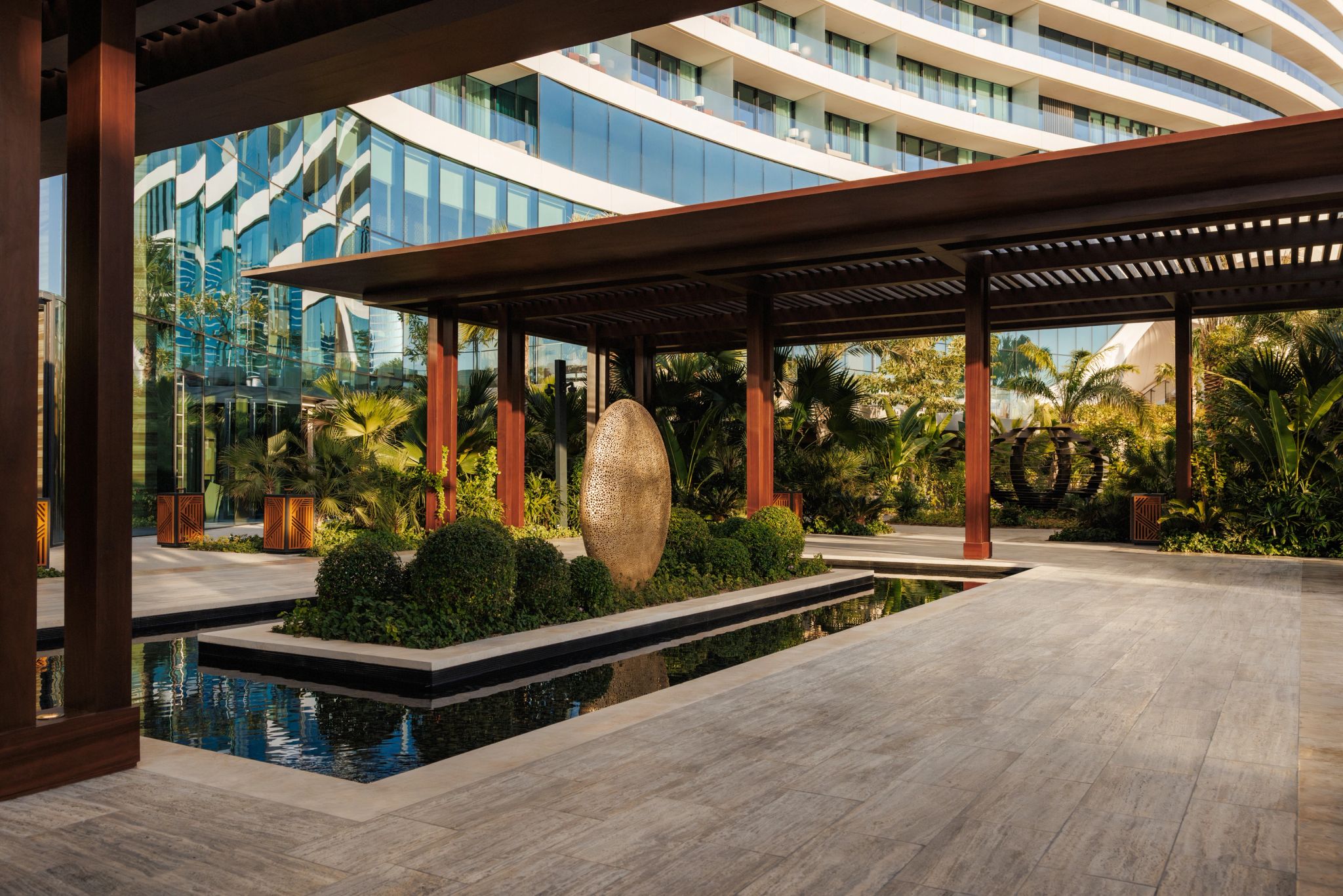 entrada principal hotel dubai - resort de luxo jumeirah - hospedagem exclusiva