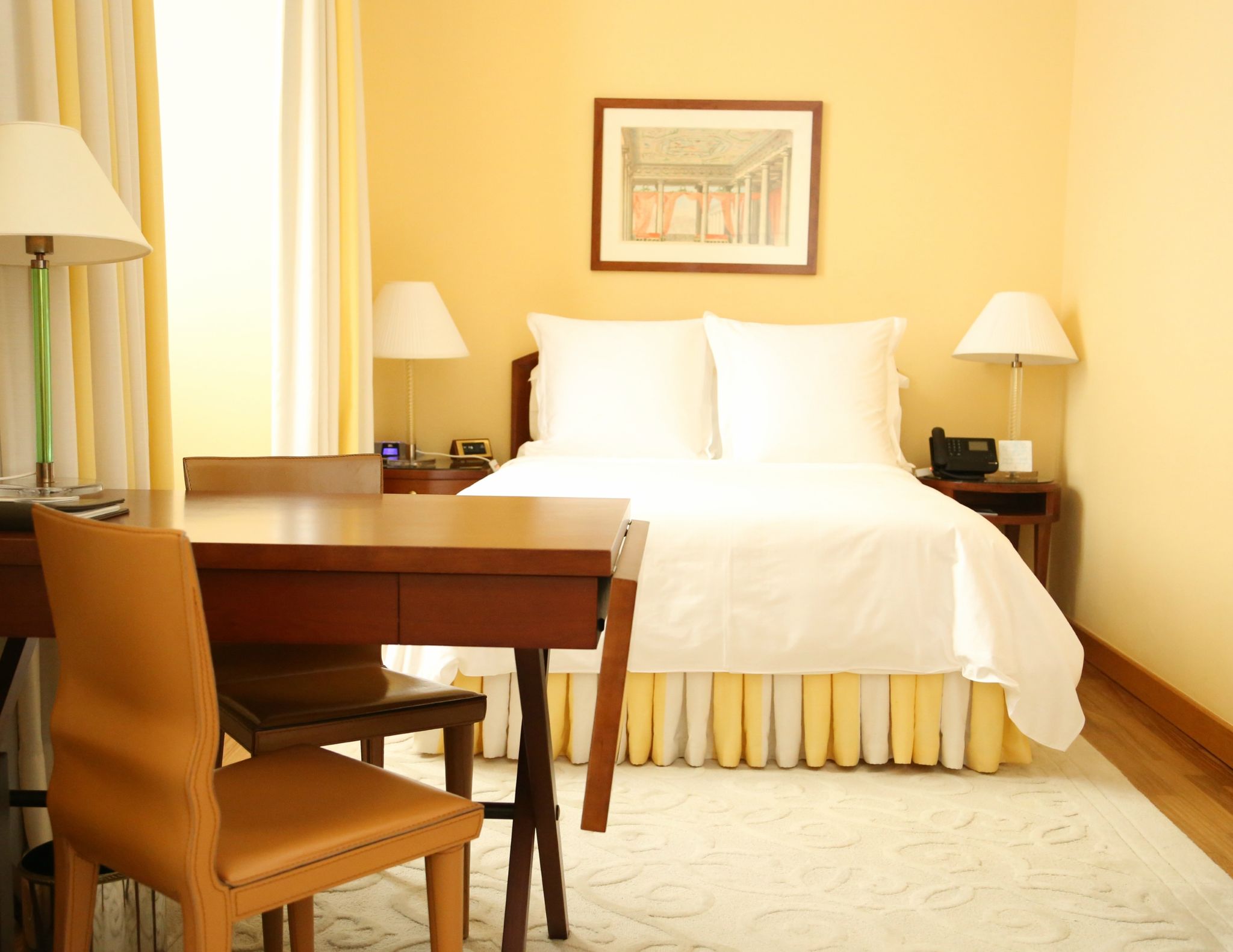 Superior Queen superior queen - cama queen - quarto classico - mesa de trabalho