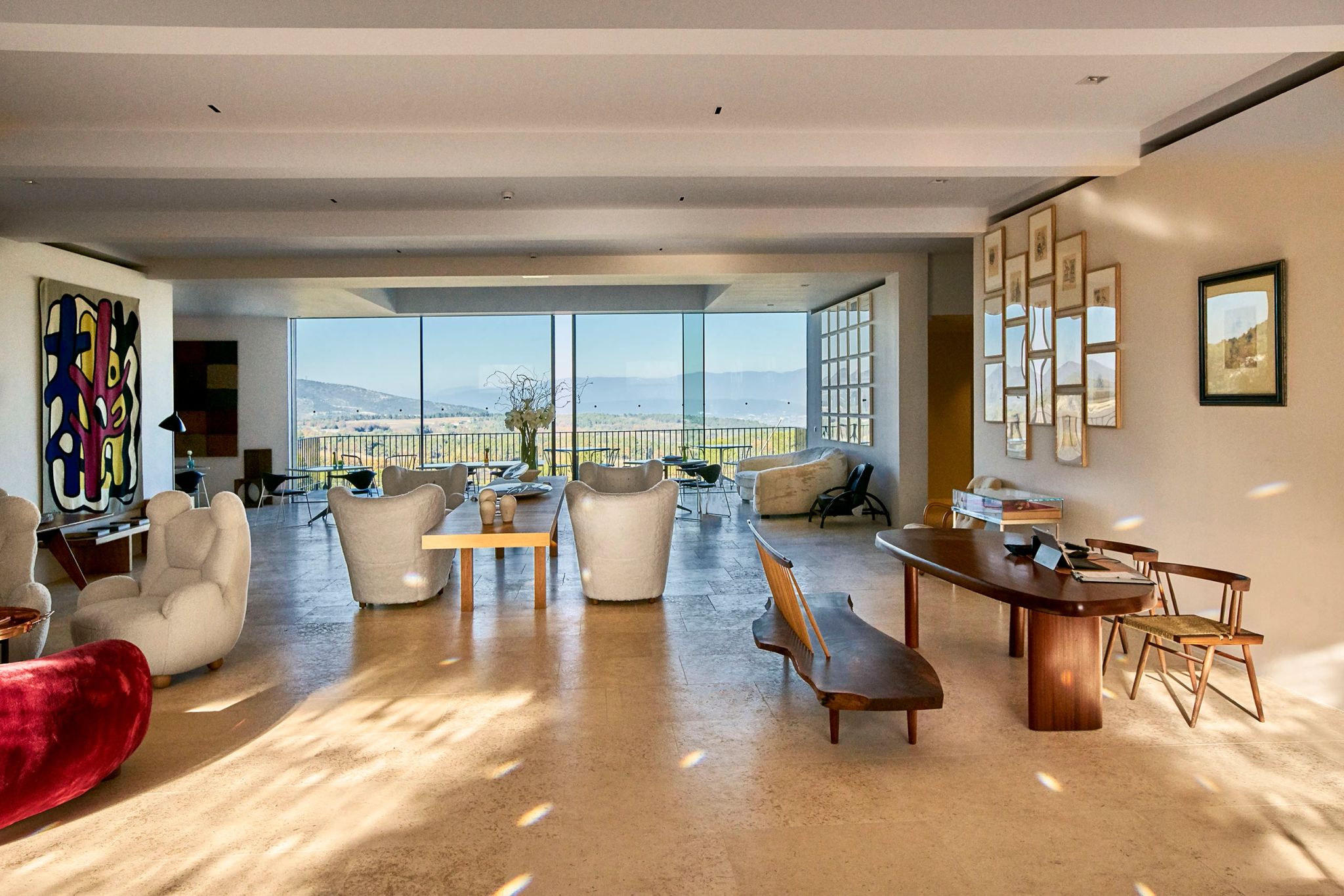 Lobby do hotel decoraçao moderna – vista vinhedos – lobby de luxo - lobby de hotel