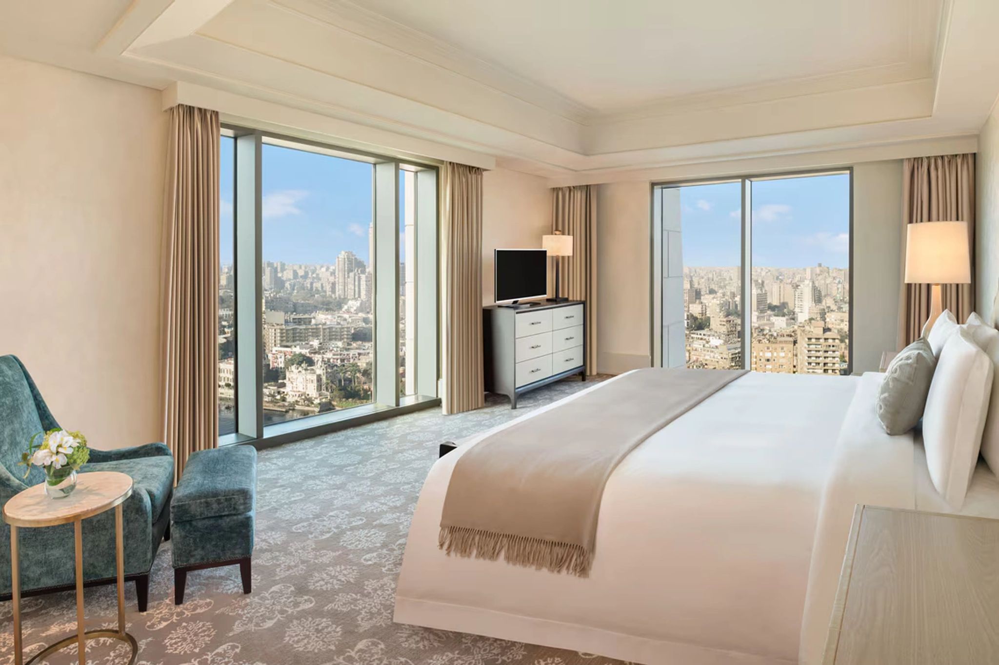St Regis 2 Apartment apartamento st regis 2 quartos - cama king vista nilo apartment - dormitorio luxo mordomia cairo