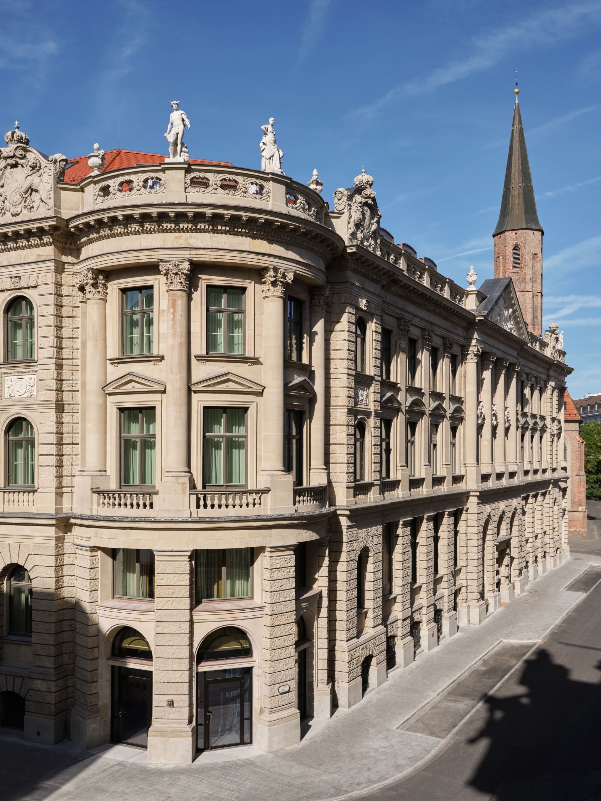 arquitetura neoclássica do rosewood munich – hotel sofisticado no coração de munique