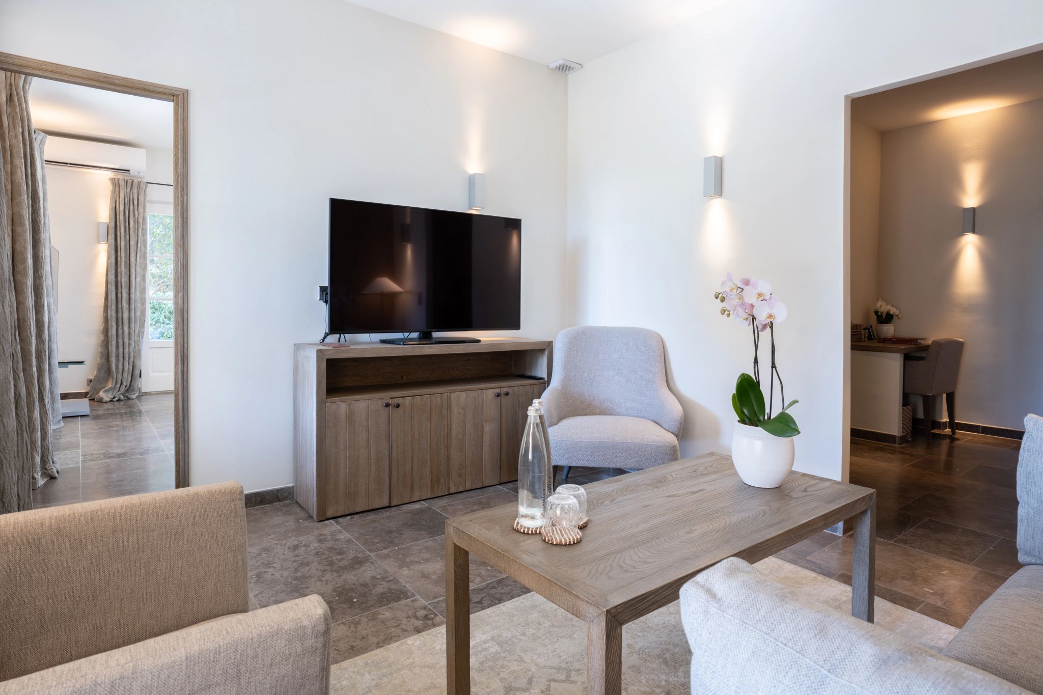 Sunset Suite sala de tv – sala da suite – suite com sala - sala moderna - sala chique - sala de estar