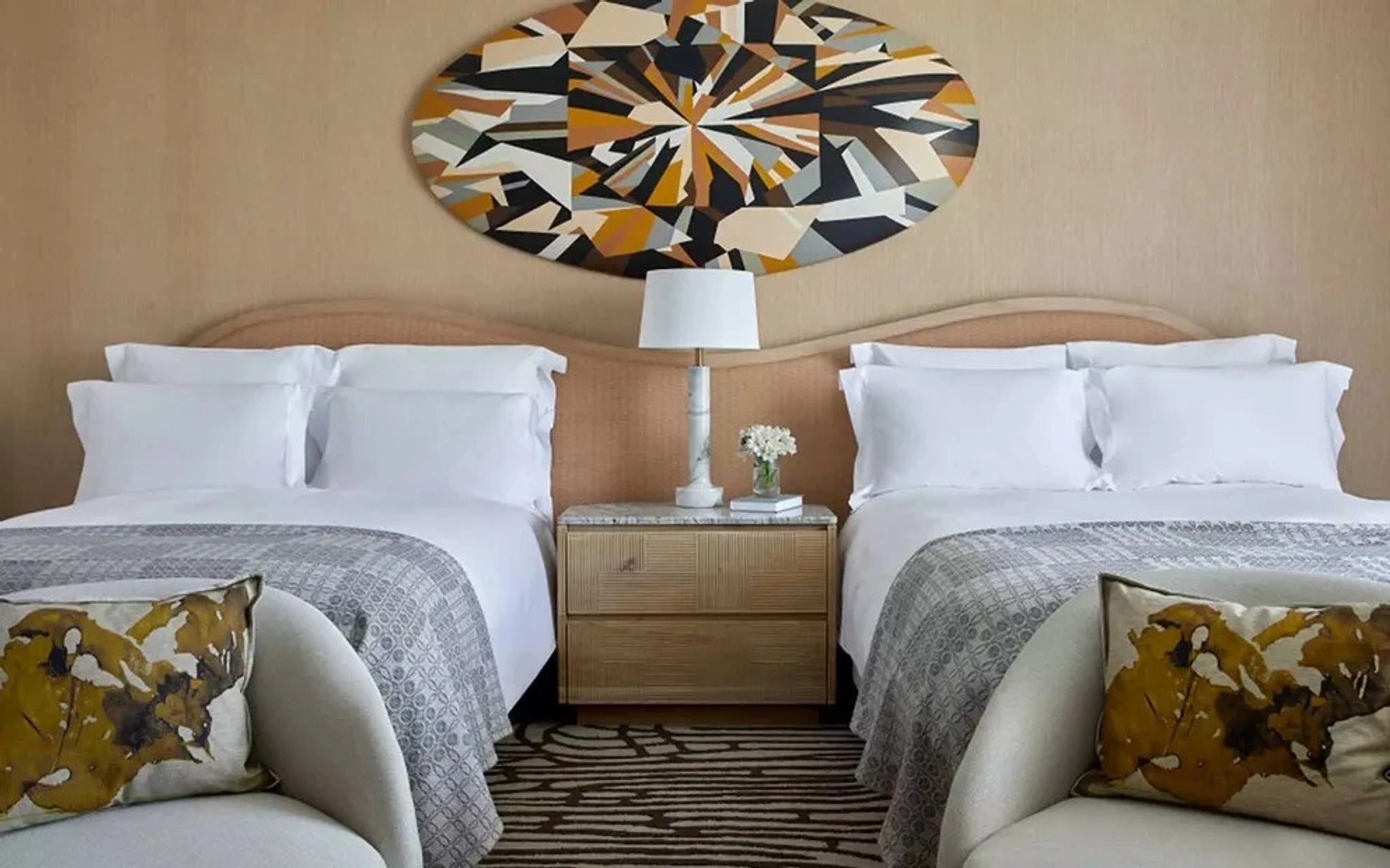 camas queen - quarto amplo - quarto vista montanha - quarto com varanda