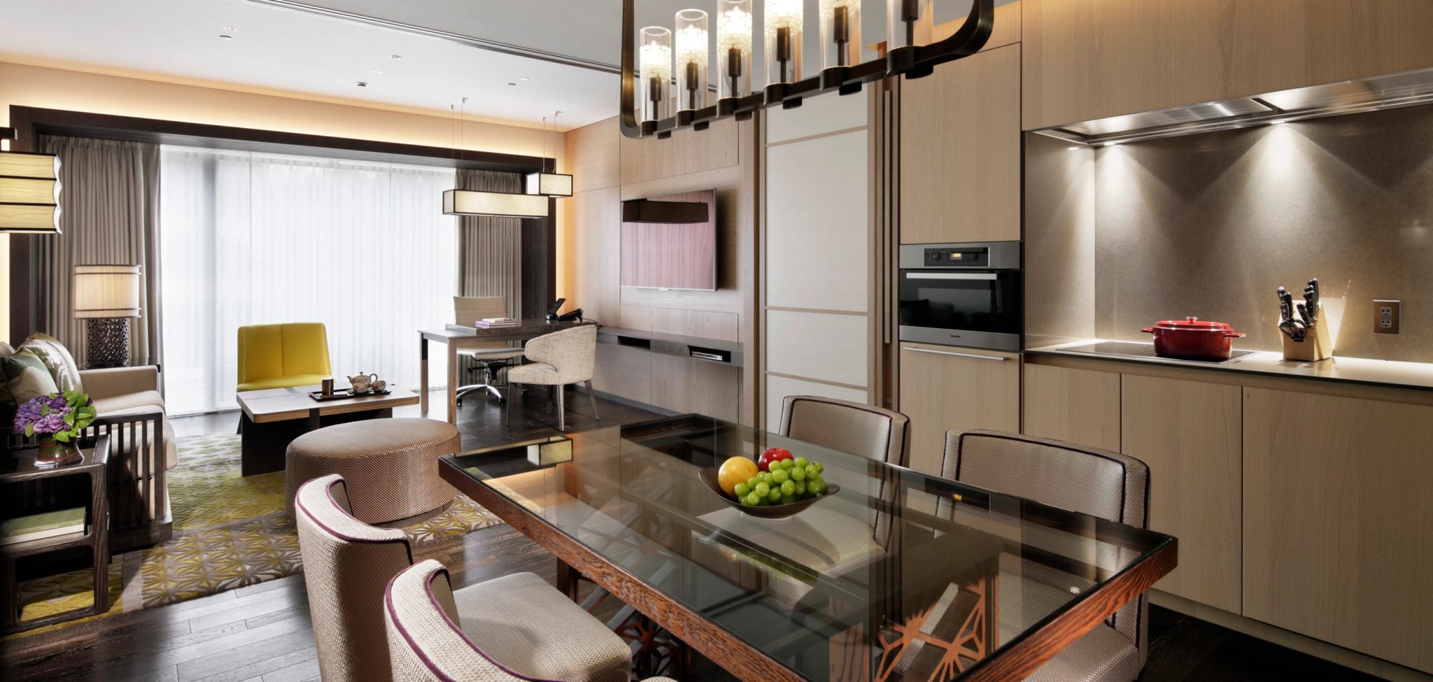 One Bedroom Residence King sala de jantar – sala de estar – suite do hotel