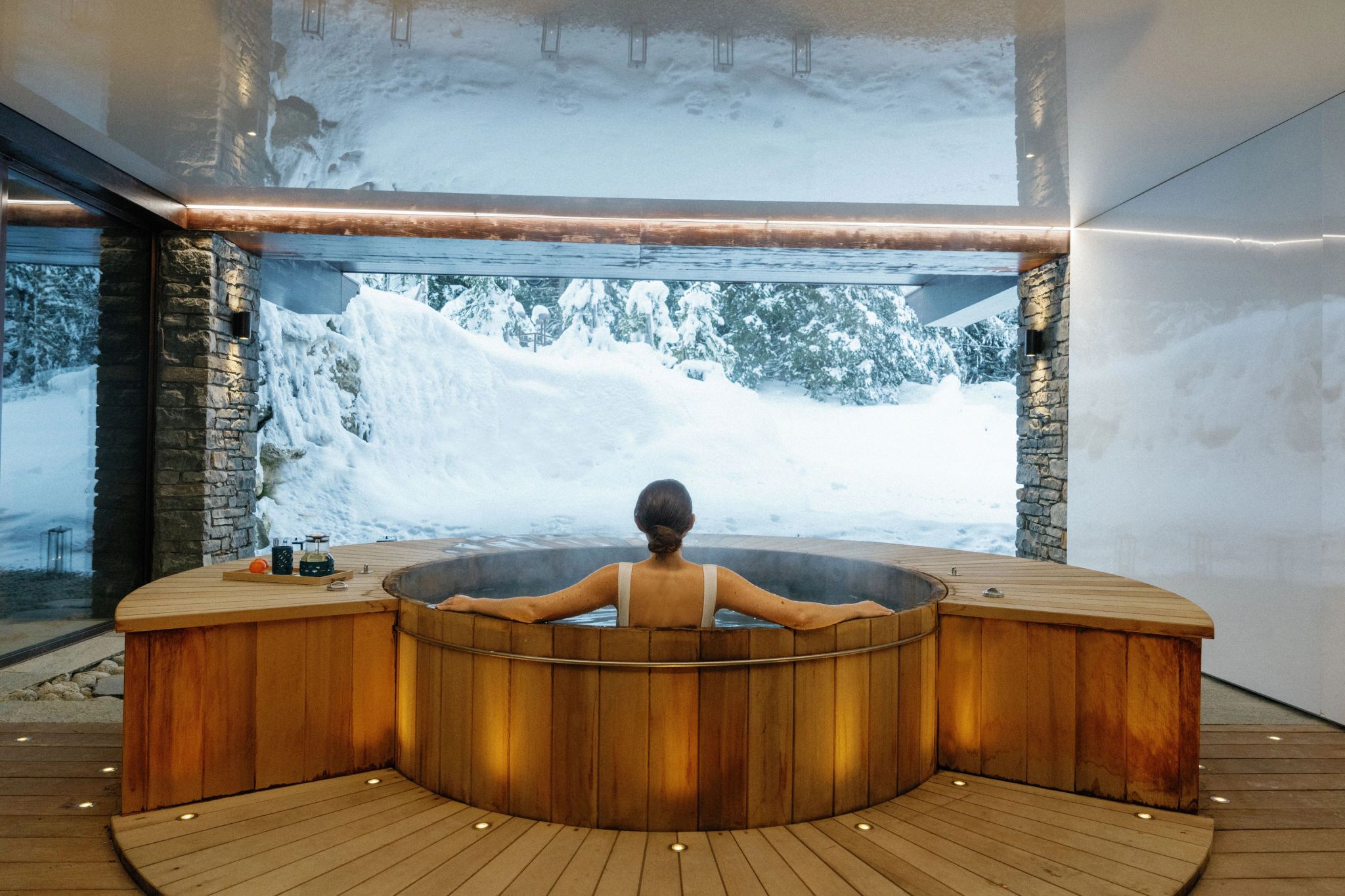 Spa do hotel jacuzzi – jacuzzi ao ar livre – jacuzzi na neve