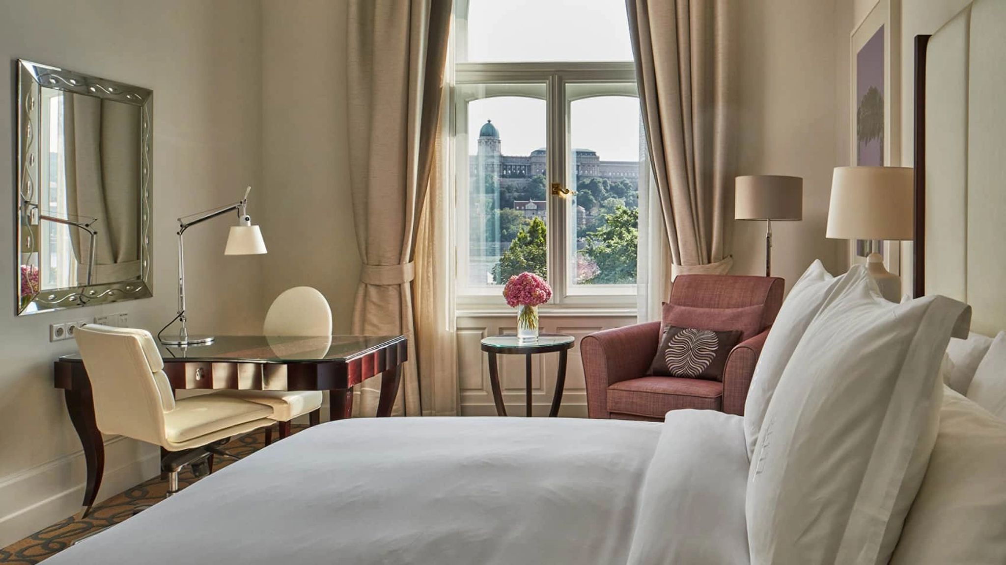 Danube River View King quarto vista rio danubio - quarto casal - cama king - quarto king