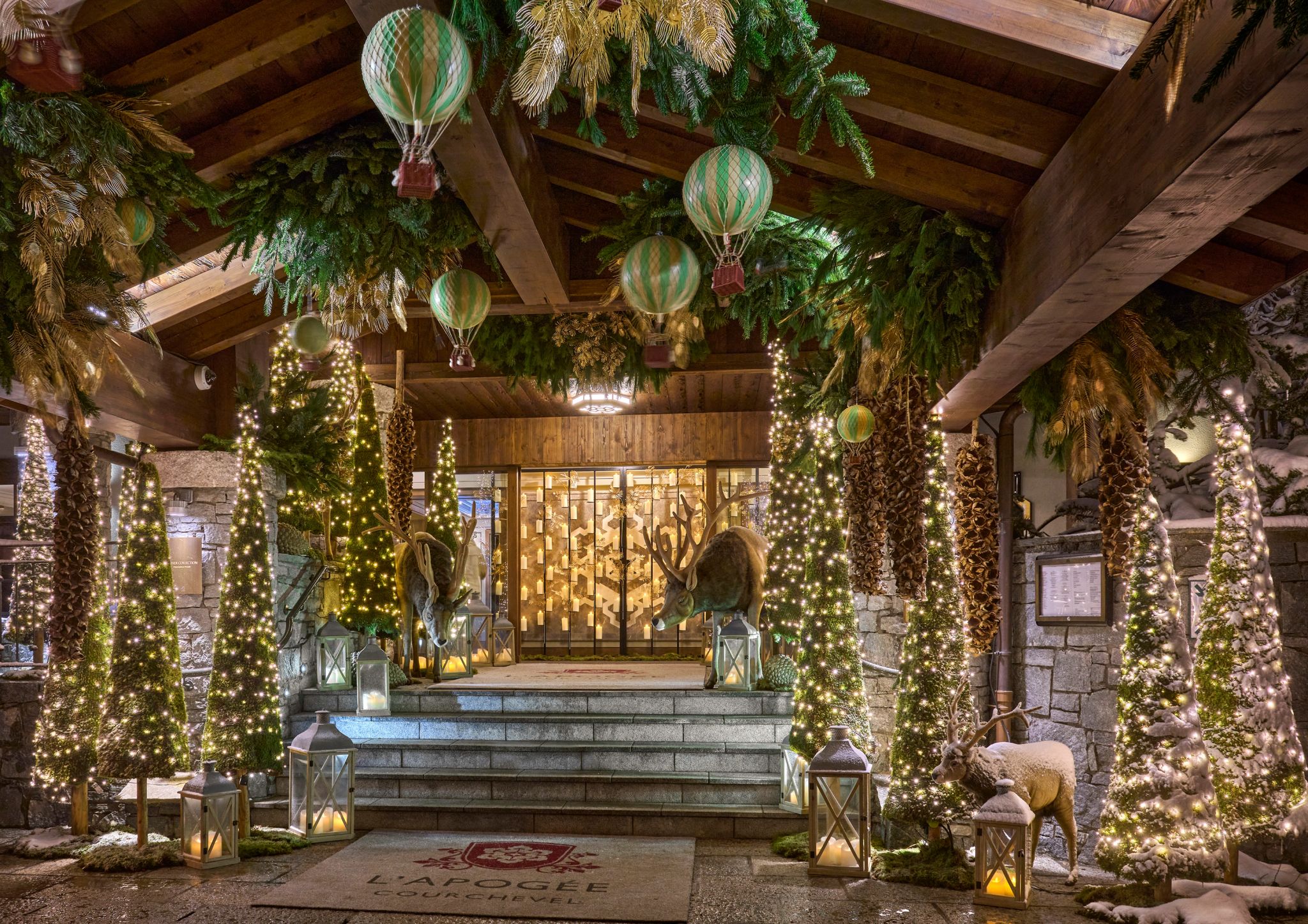 Entrada do hotel entrada do hotel - decoraçao de natal - natal com neve