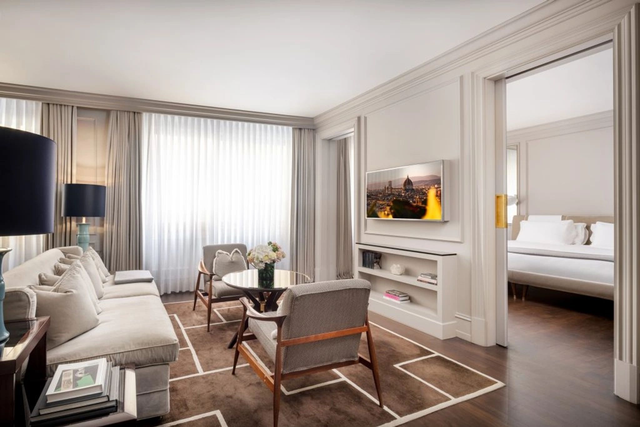 Family Suite sala de estar - sofa de luxo - jantar na suite