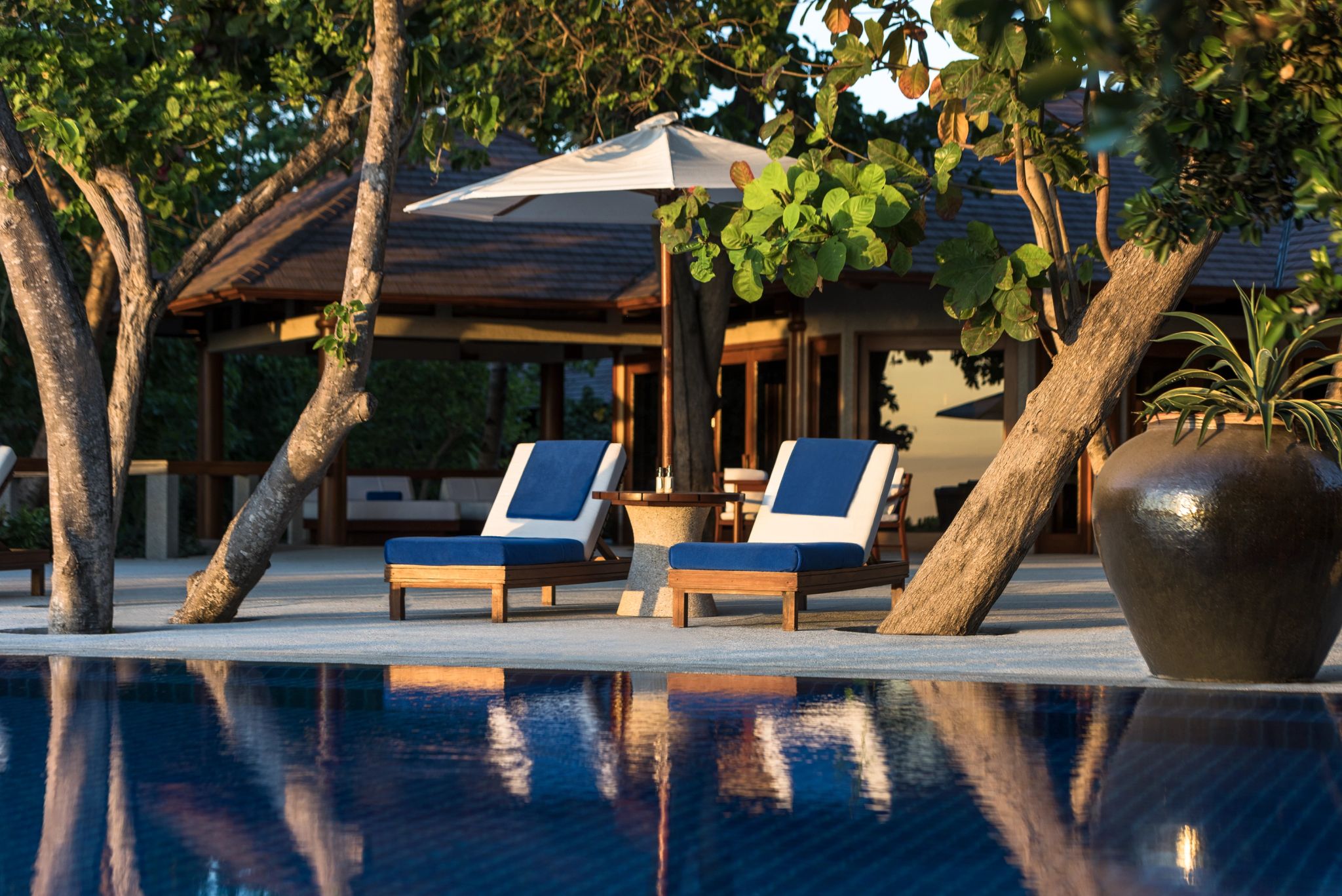 One Bedroom Palawan Villa banho de sol - piscina externa - vila com piscina