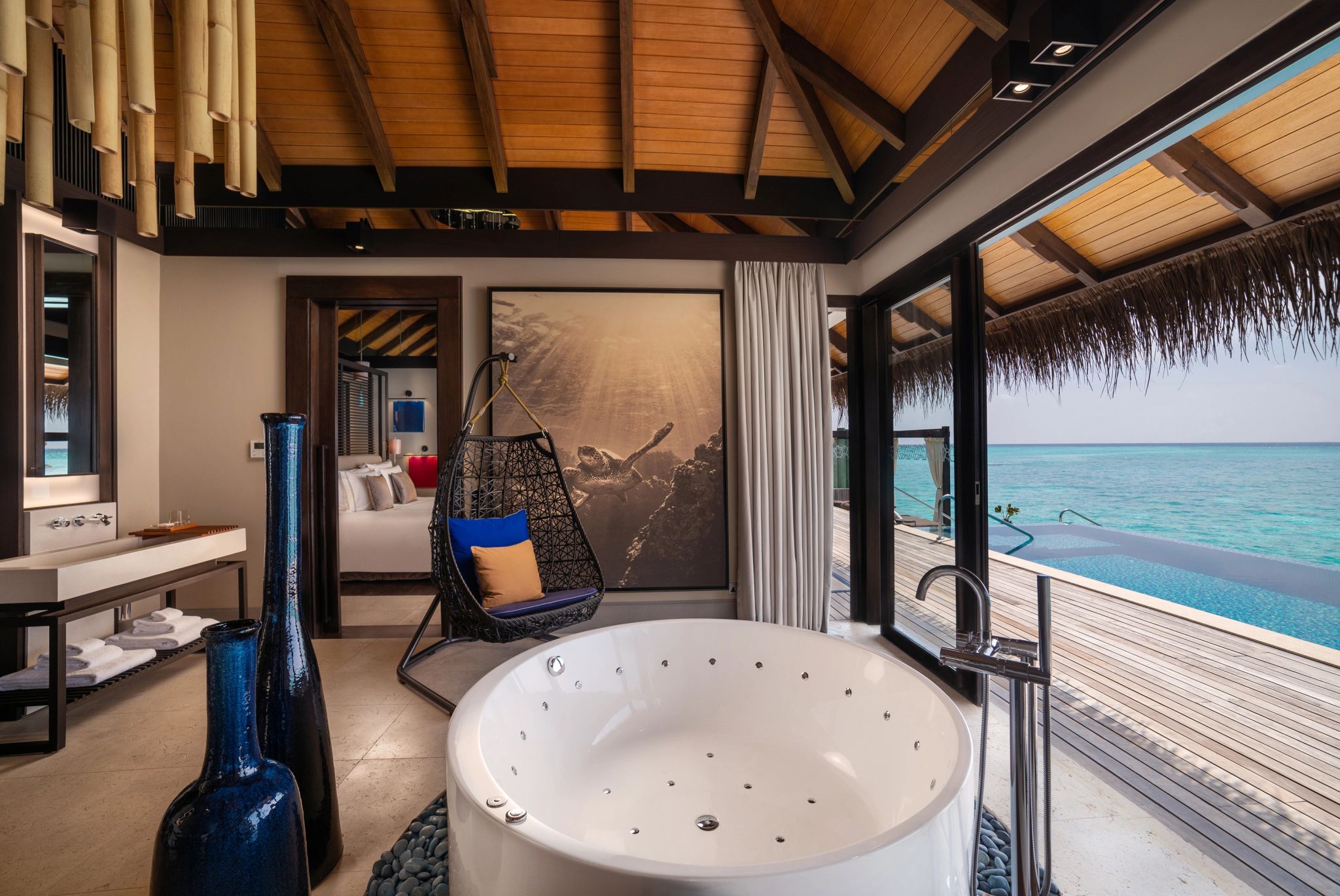 banheira com vista – piscina privativa – mar azul turquesa