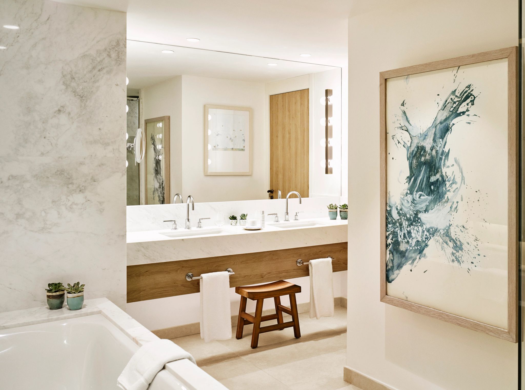 Royal Suite suite com banheira - banheiro chique - banho relaxante