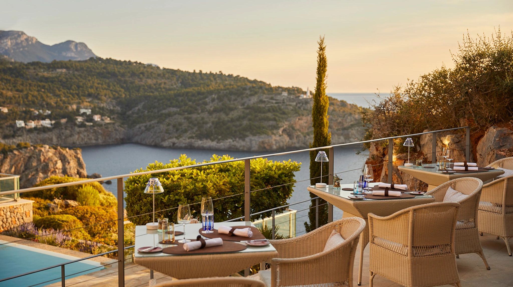 Restaurante Es Fanals restaurante com terraço - almoço ao ar livre - almoço vista mar