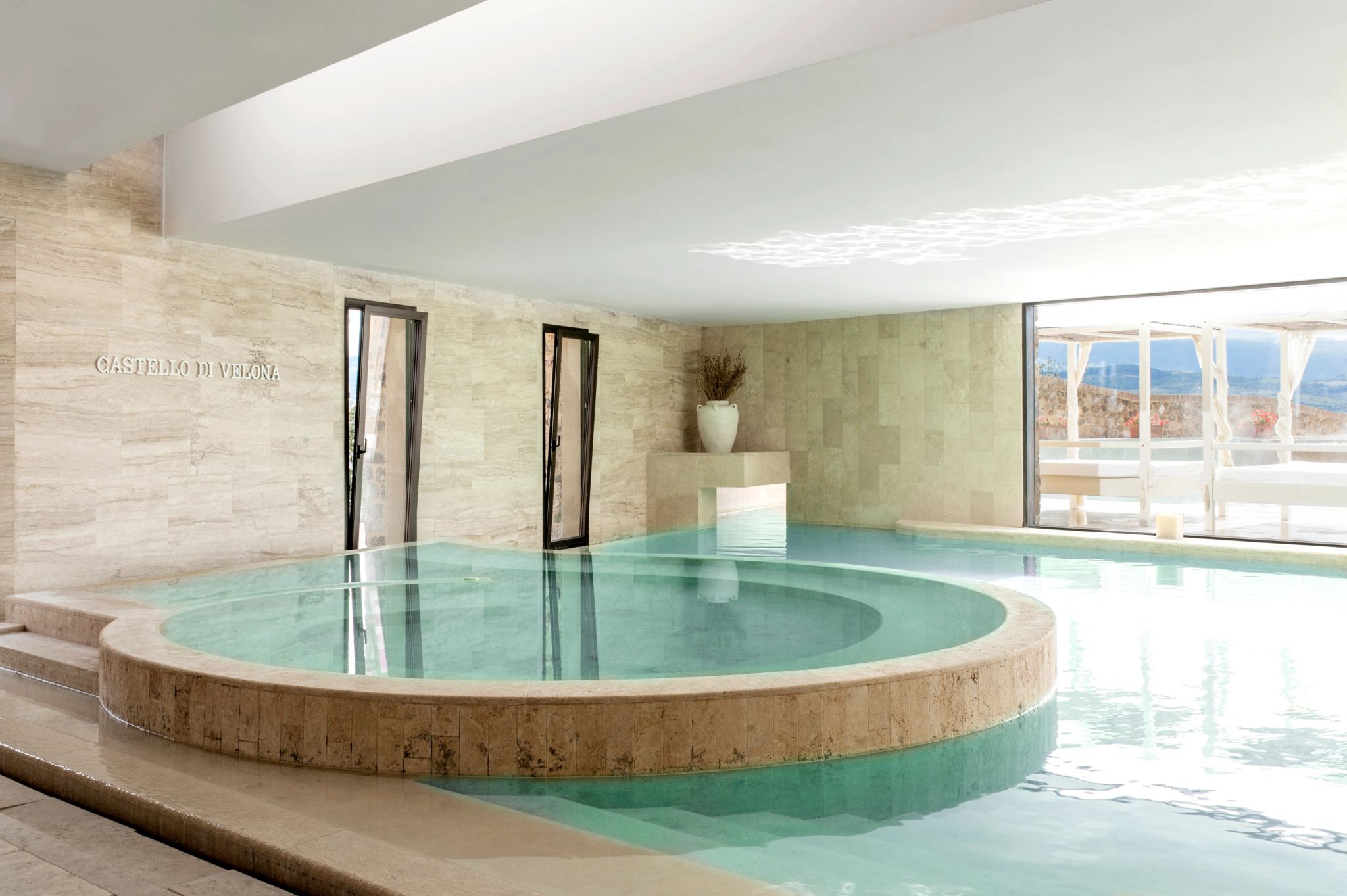 Piscinas termais piscina coberta - piscina termal - aguas termais - area de relaxamento