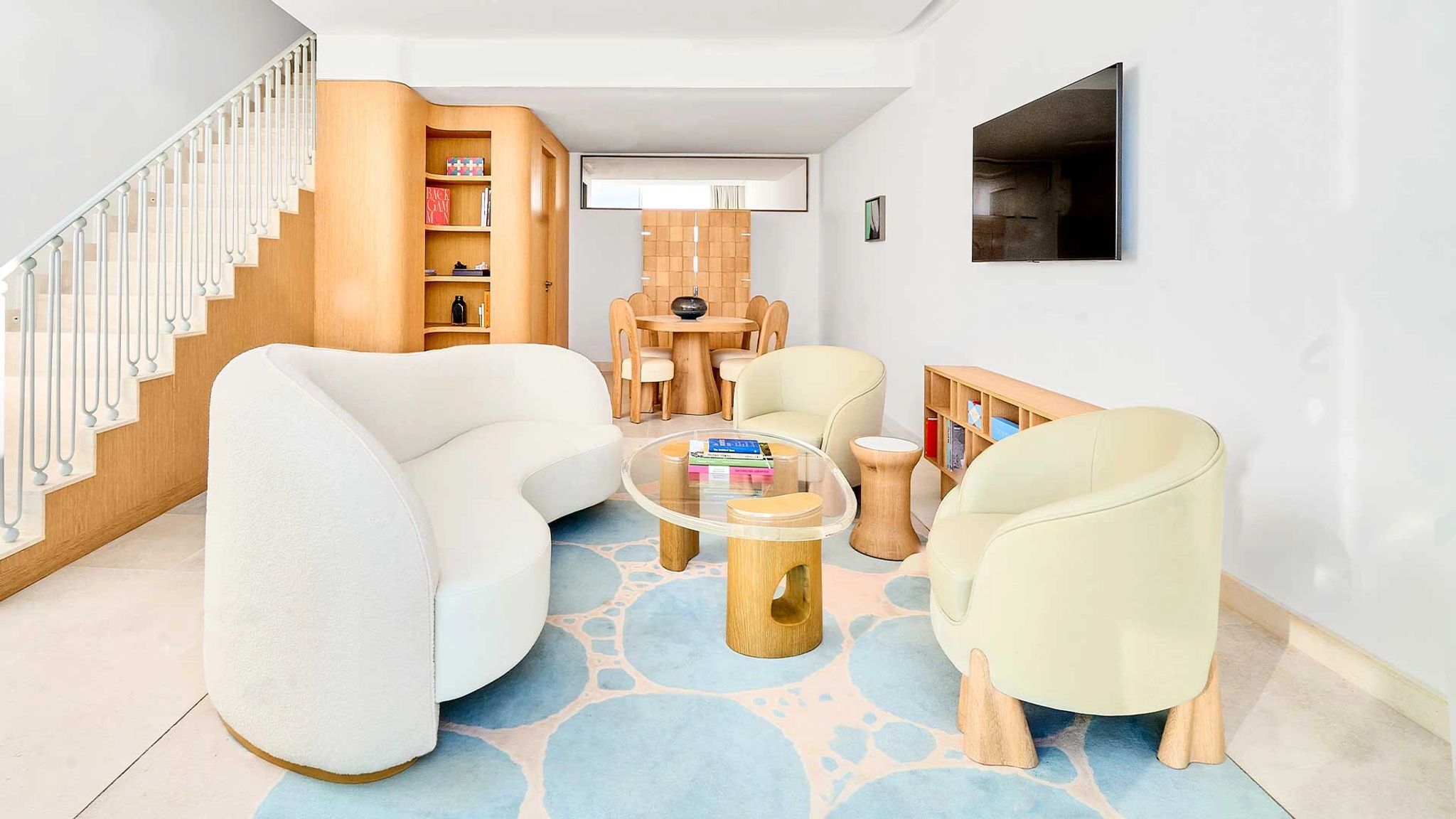 Infinity Pool Duplex Suite sala de estar - sala com tv - sala de luxo - sala chique - suite com sala