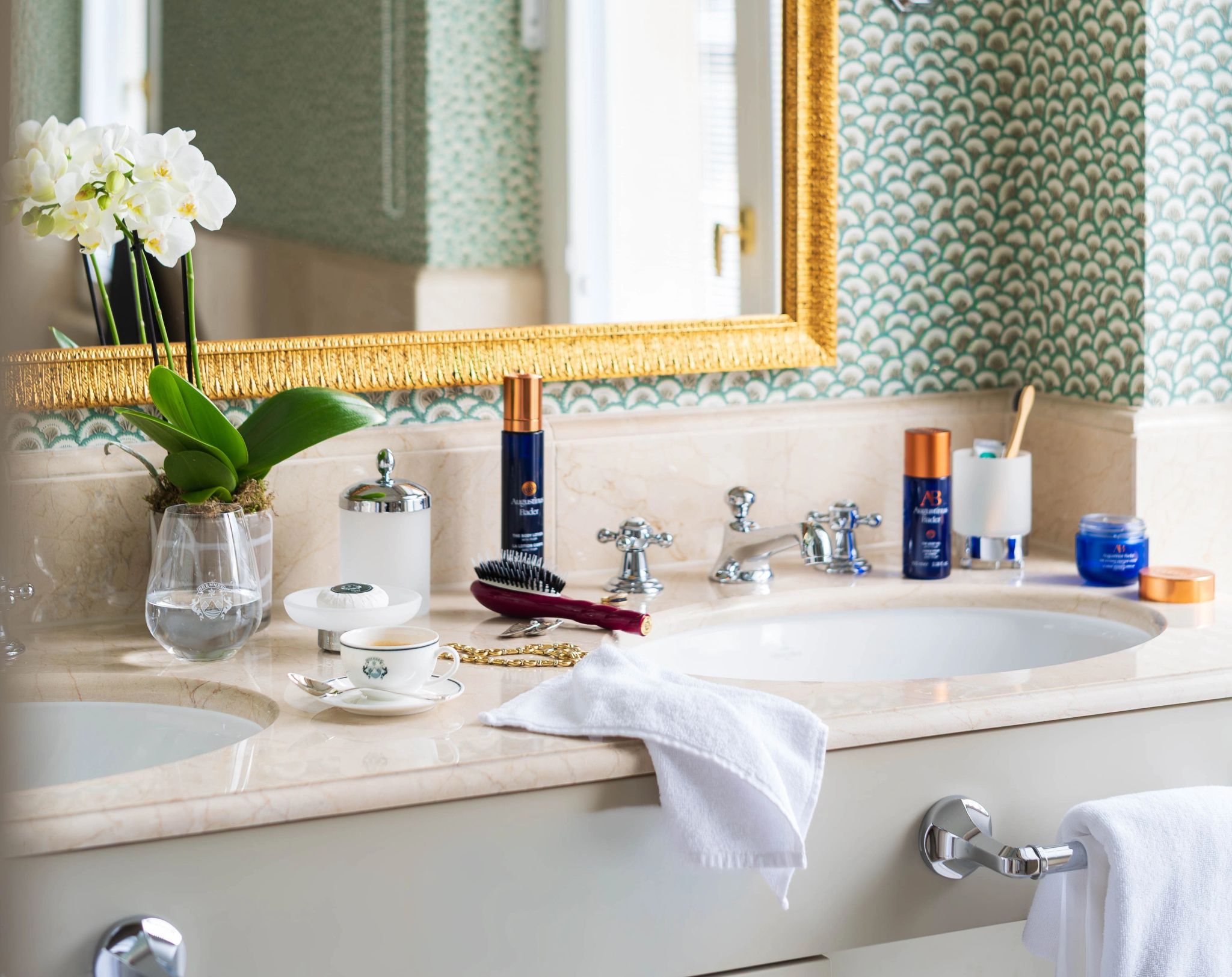 mesa de cafe da manha - restaurante elegante - hotel europeu