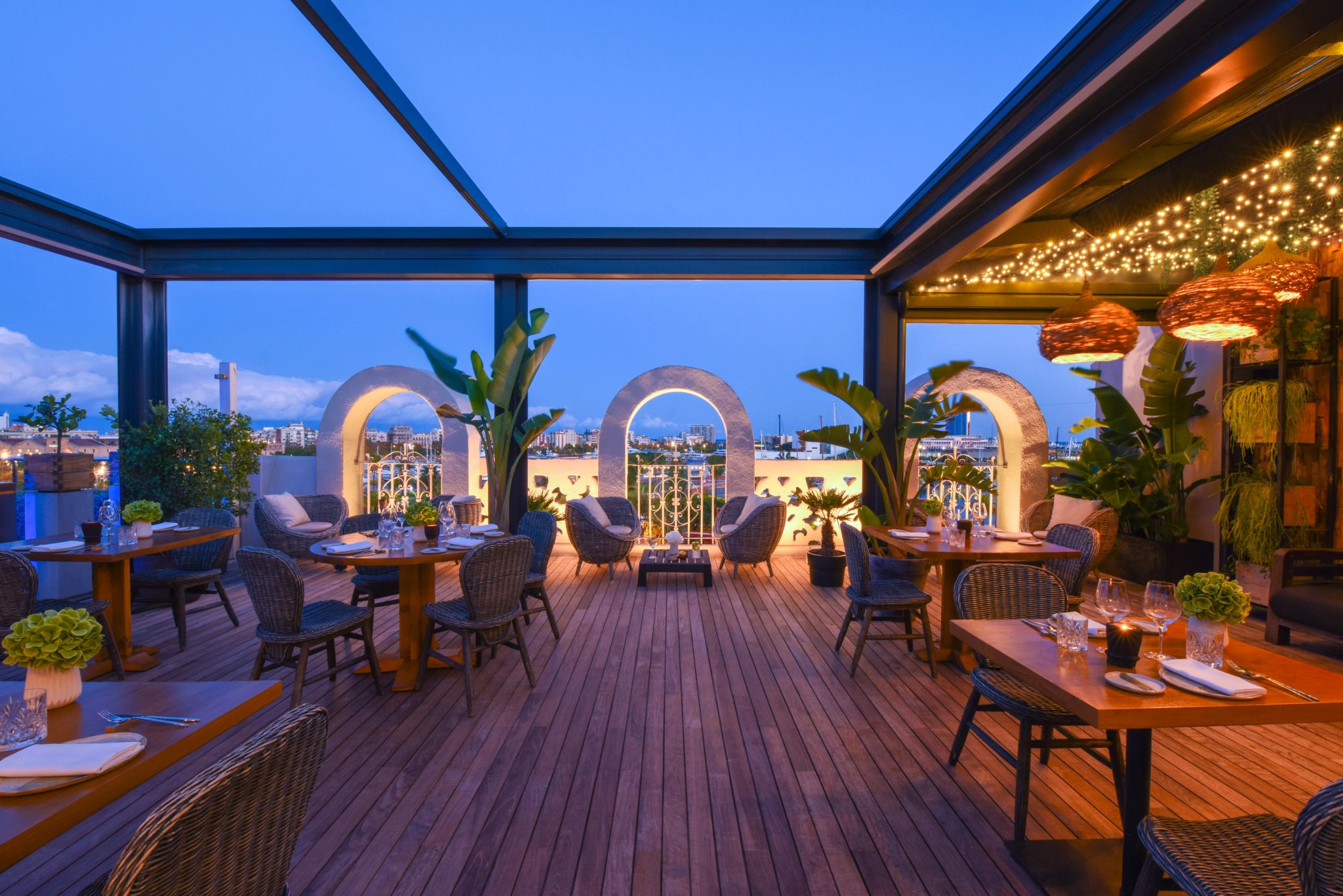 Restaurante Informal restaurante no rooftop - refeiçao ao ar livre - jantar vista barcelona