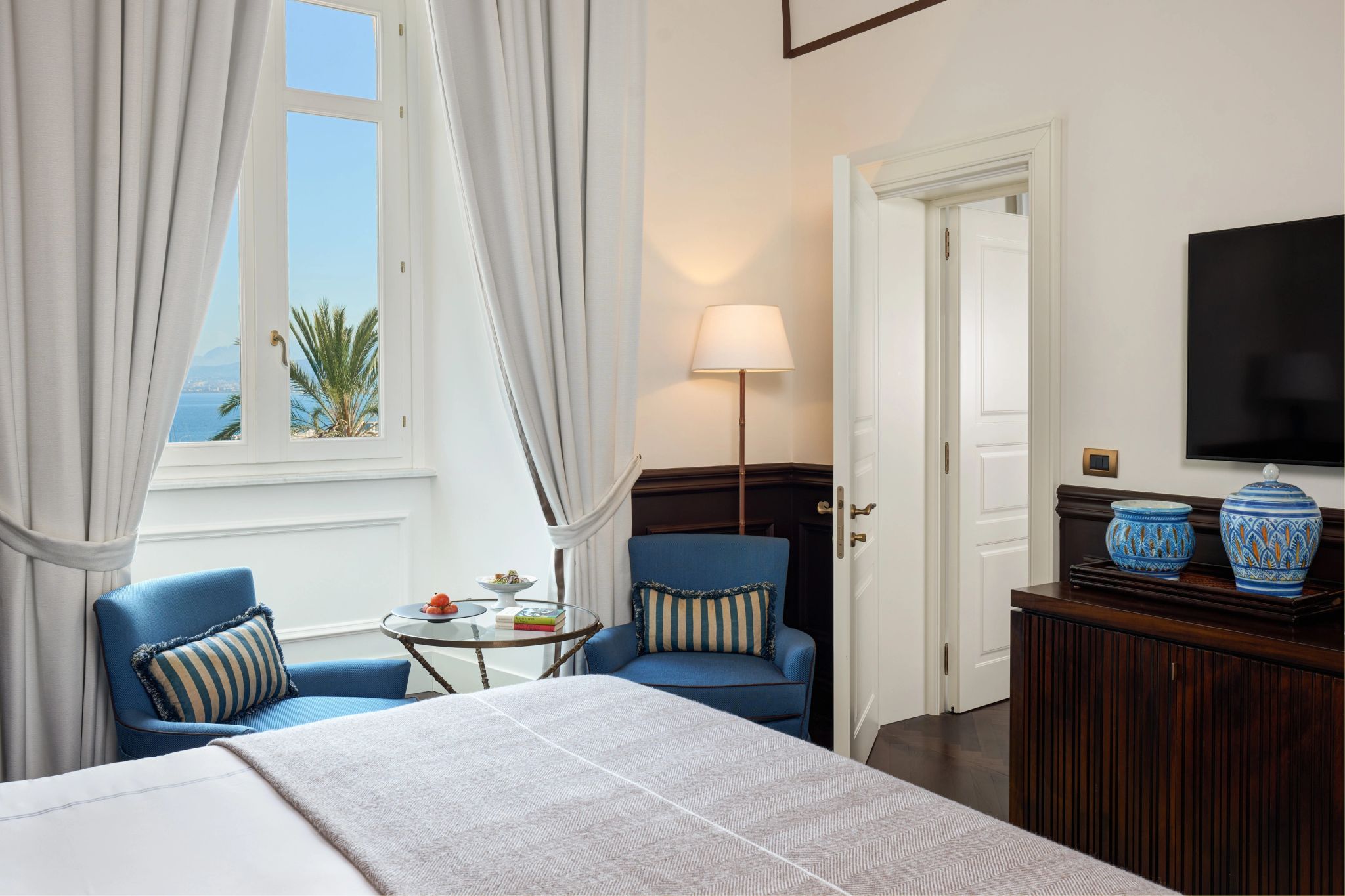 Family Room quarto familiar - quarto com tv - quarto vista mar - vista mar - quarto amplo