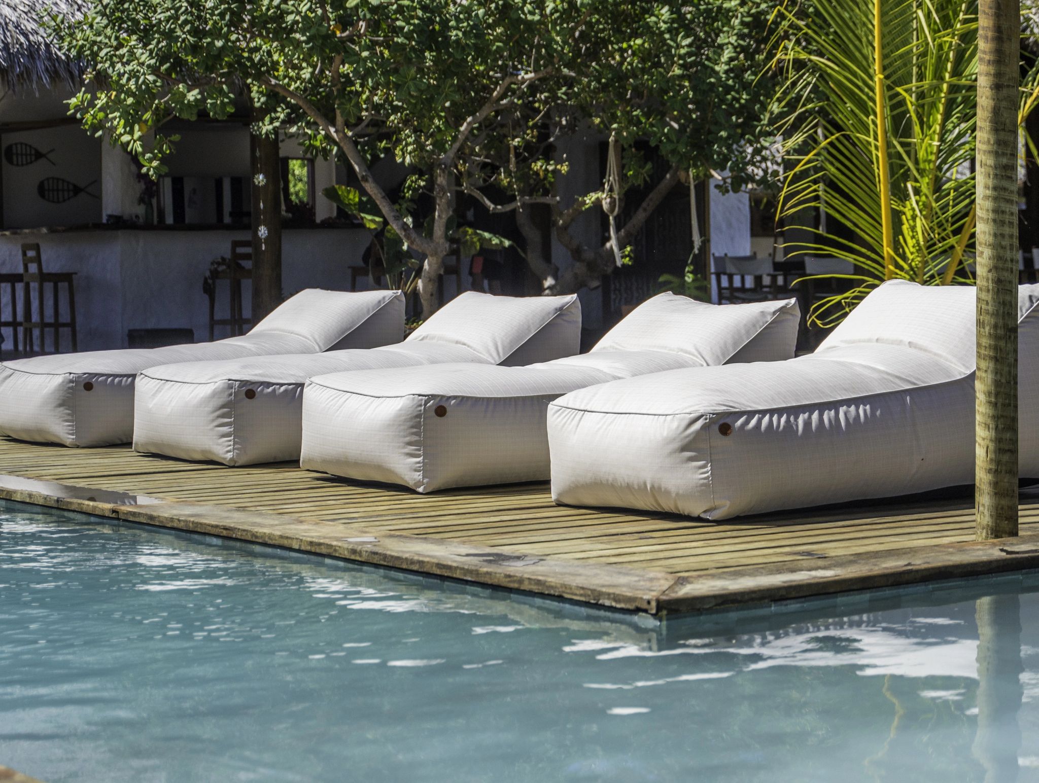 piscina externa - banho de sol - ferias de verao