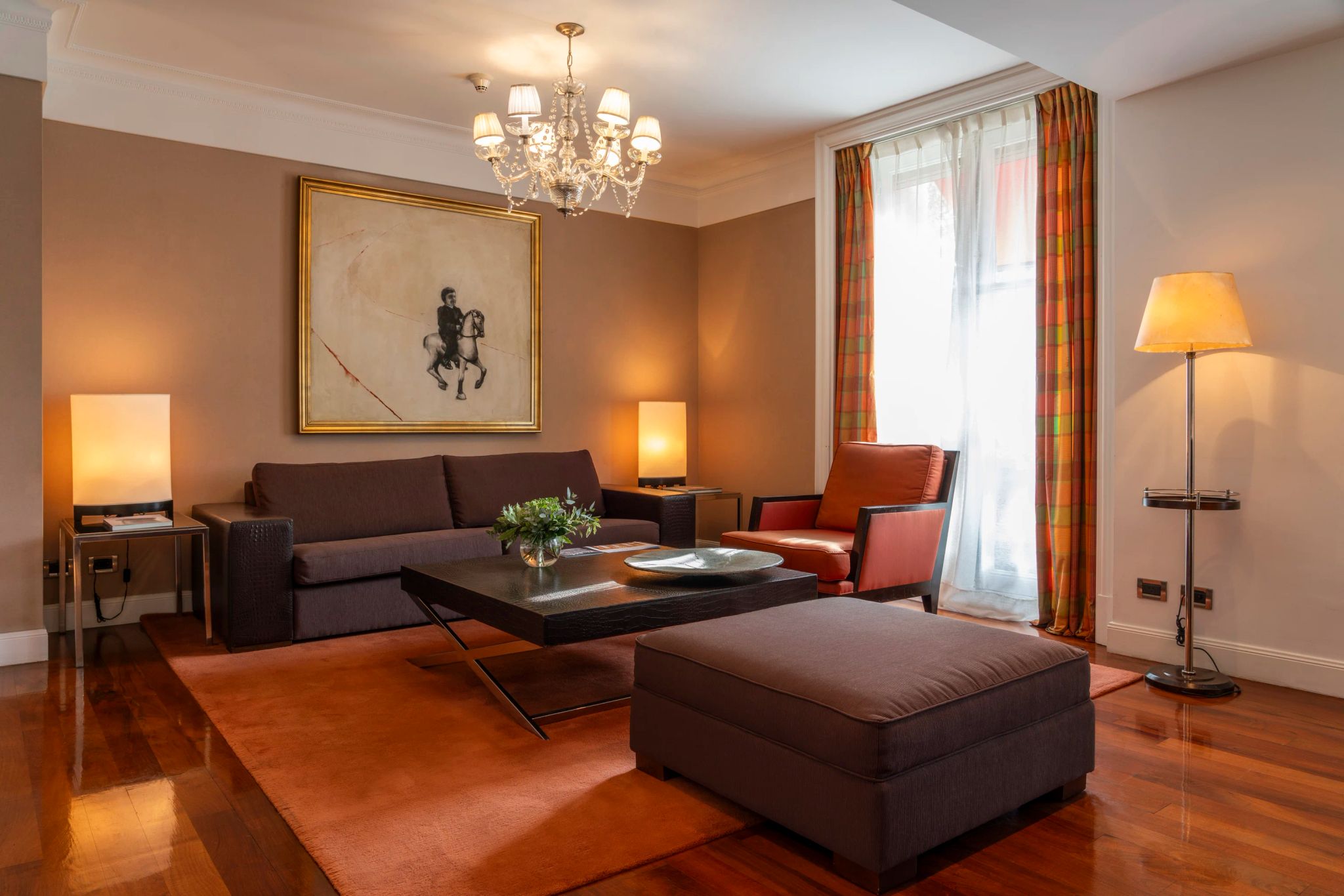 suite com sala de estar - sala de estar classica