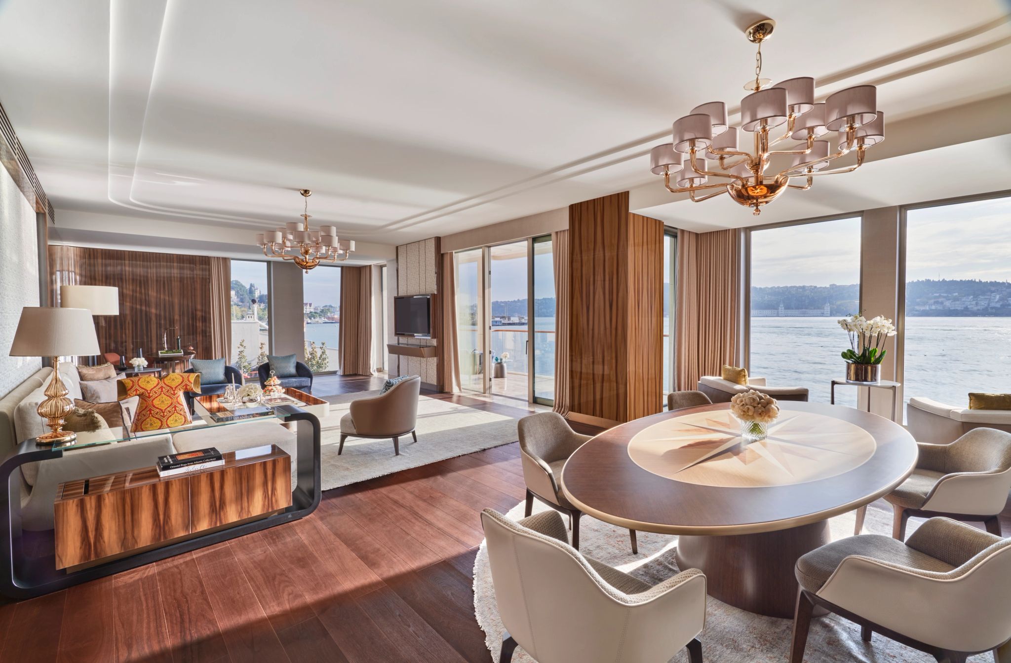 Mandarin Bosphorus Suite sala de estar - sala de jantar - suite chique