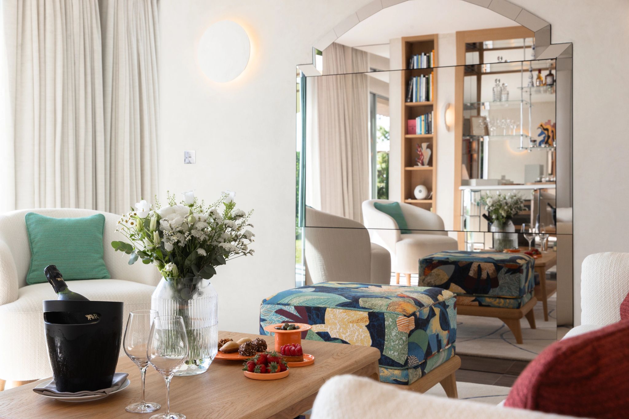 Quessine Suite decoraçao suite – mesa de centro – design moderno