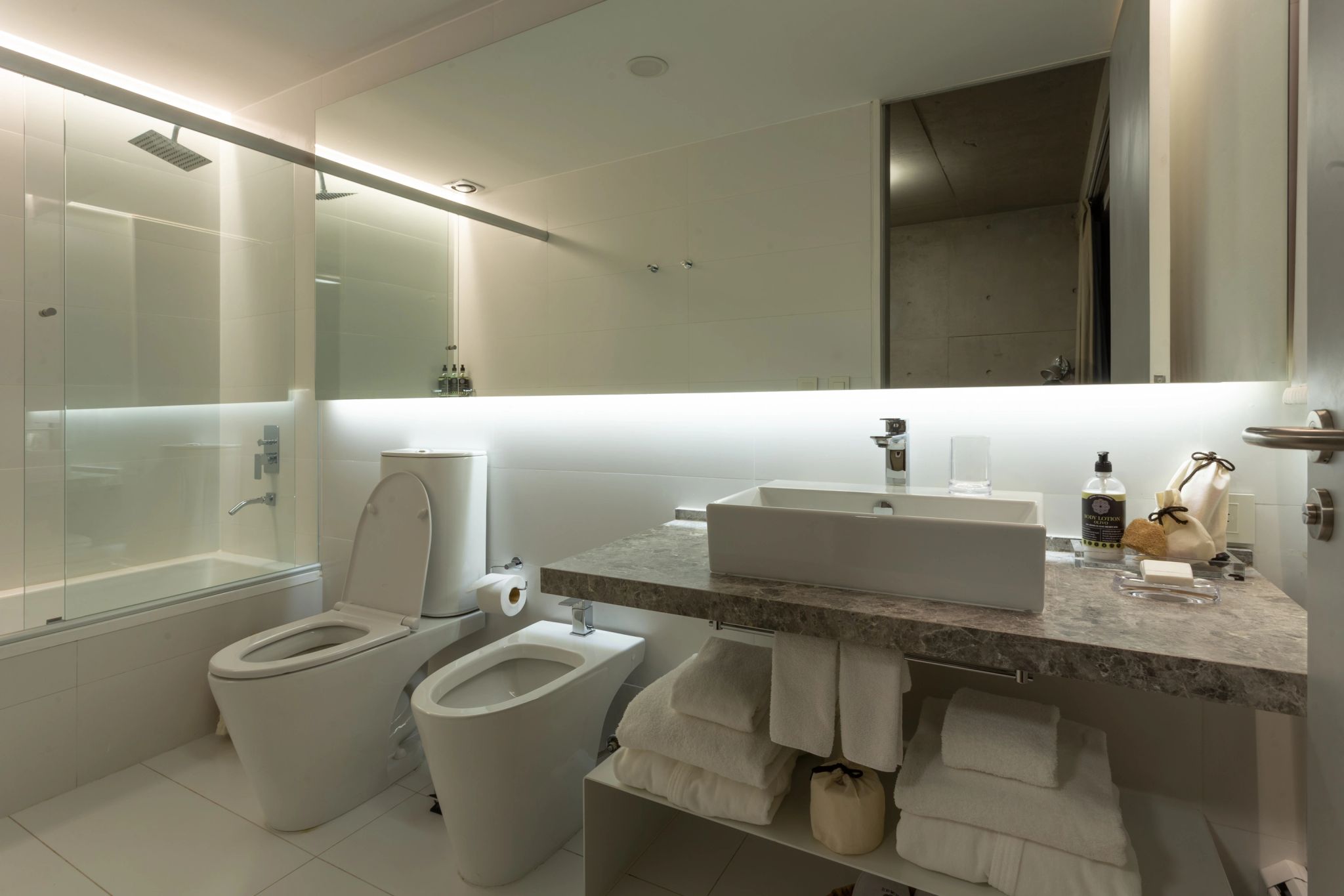 Two Bedroom Villa banheiro grande - banheira - banho premium