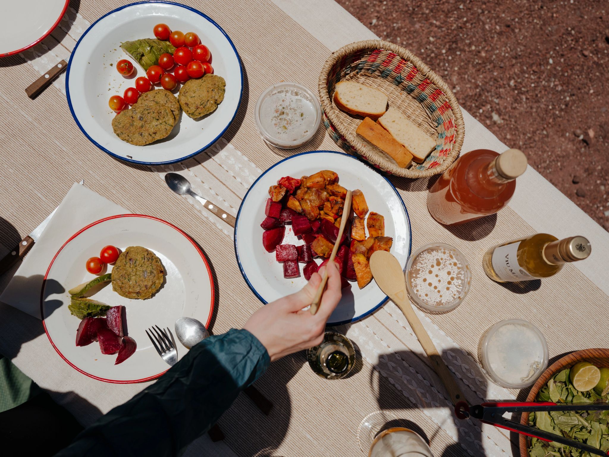 Pratos do restaurante Relais & Châteaux pratos gourmet - culinaria local - almoço ao ar livre