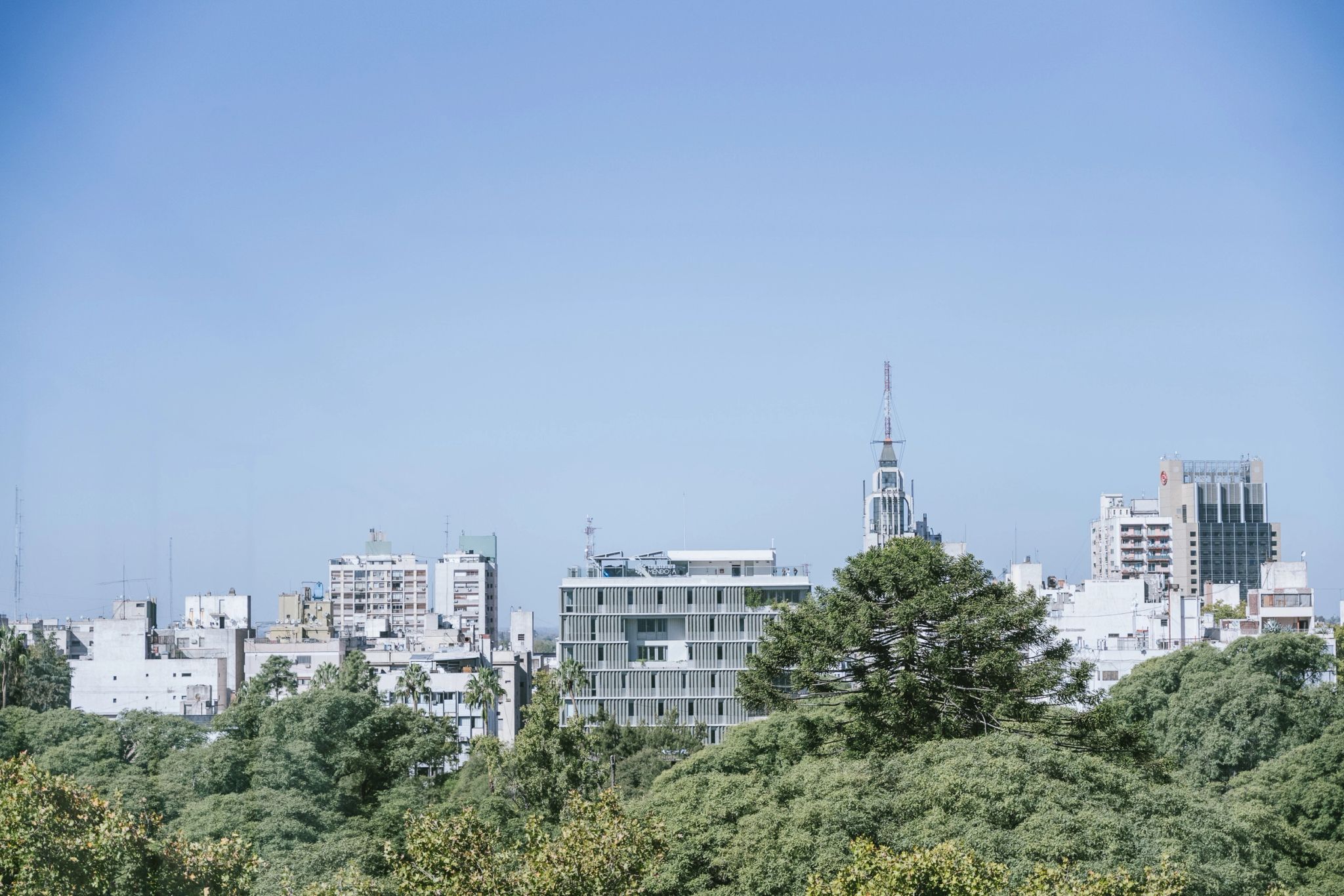 Arredores do hotel cidade de mendoza - paisagem urbana - mendoza argentina