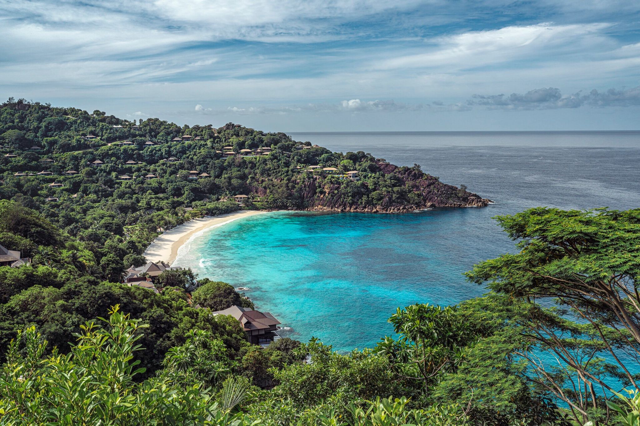 Four Seasons Resort Seychelles destino de praia - praia paradisiaca - vista aerea