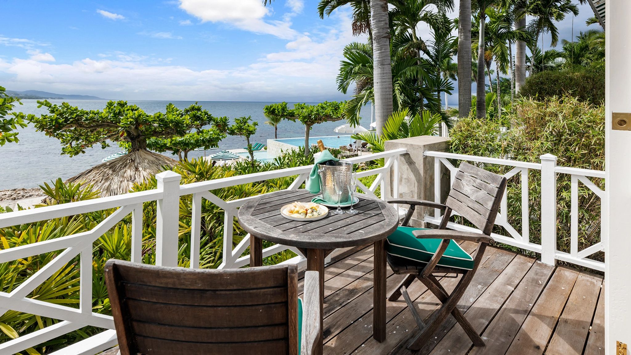 Oceanfront Balcony King  terraço vista mar - terraço mobiliado - amenidades boa vindas