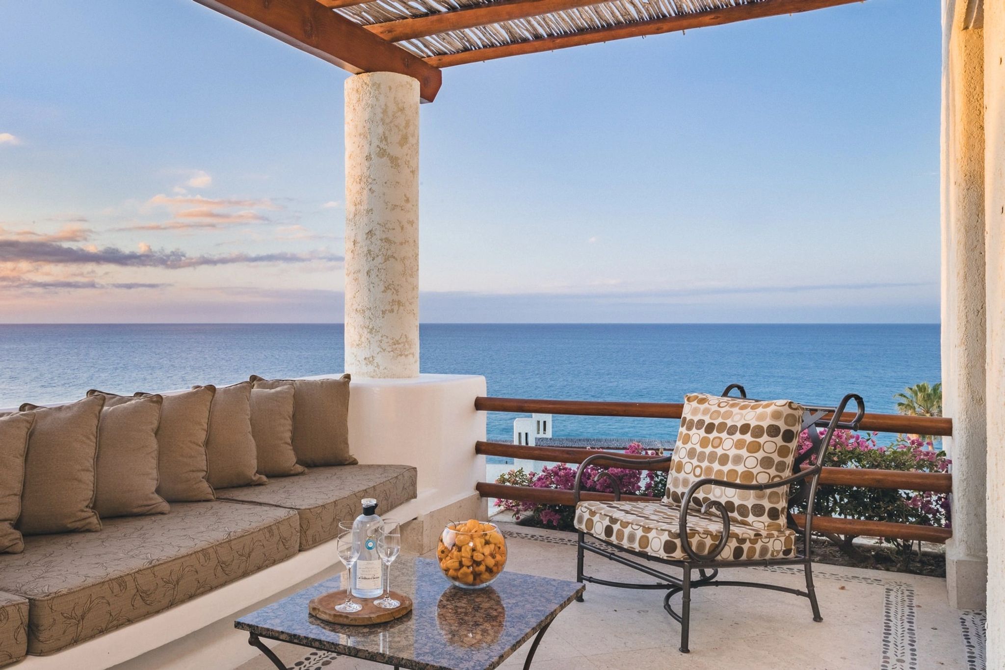 Two Bedroom Oceanview Penthouse Residence terraço vista mar - terraço mobiliado - casa com dois quartos