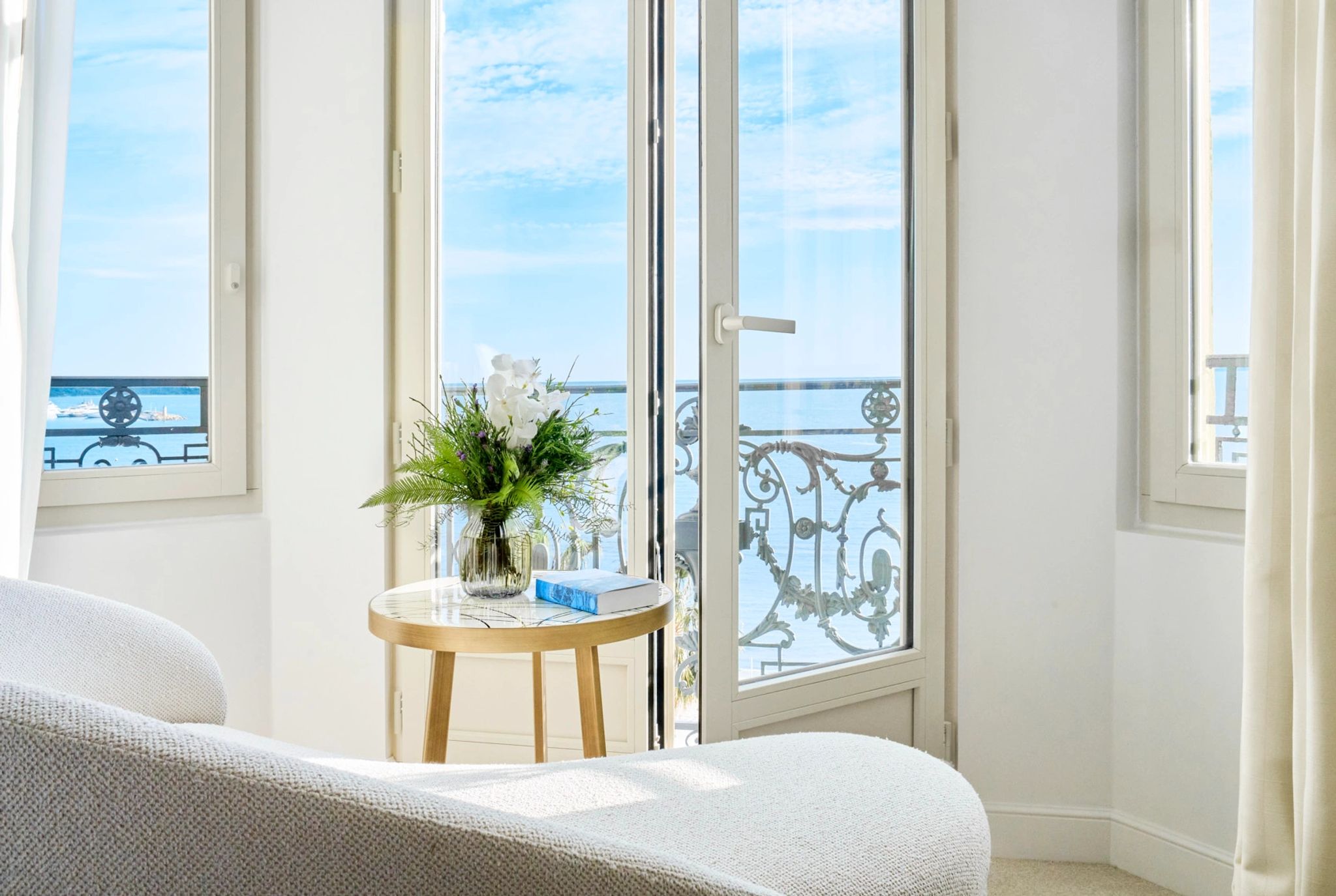 Classic Sea View sofa confortavel - quarto vista mar - quarto de hotel