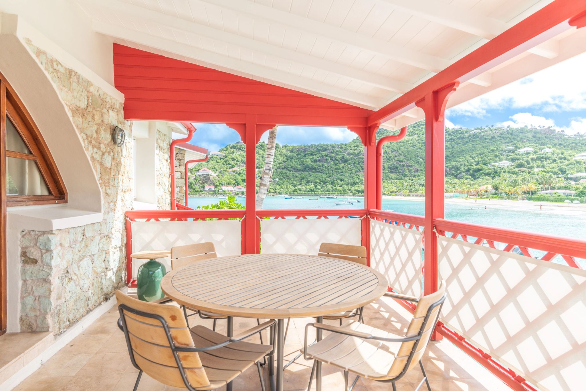 Spencers - Jeanne Le Menn terraco mobiliado – vista mar – mesa de jantar