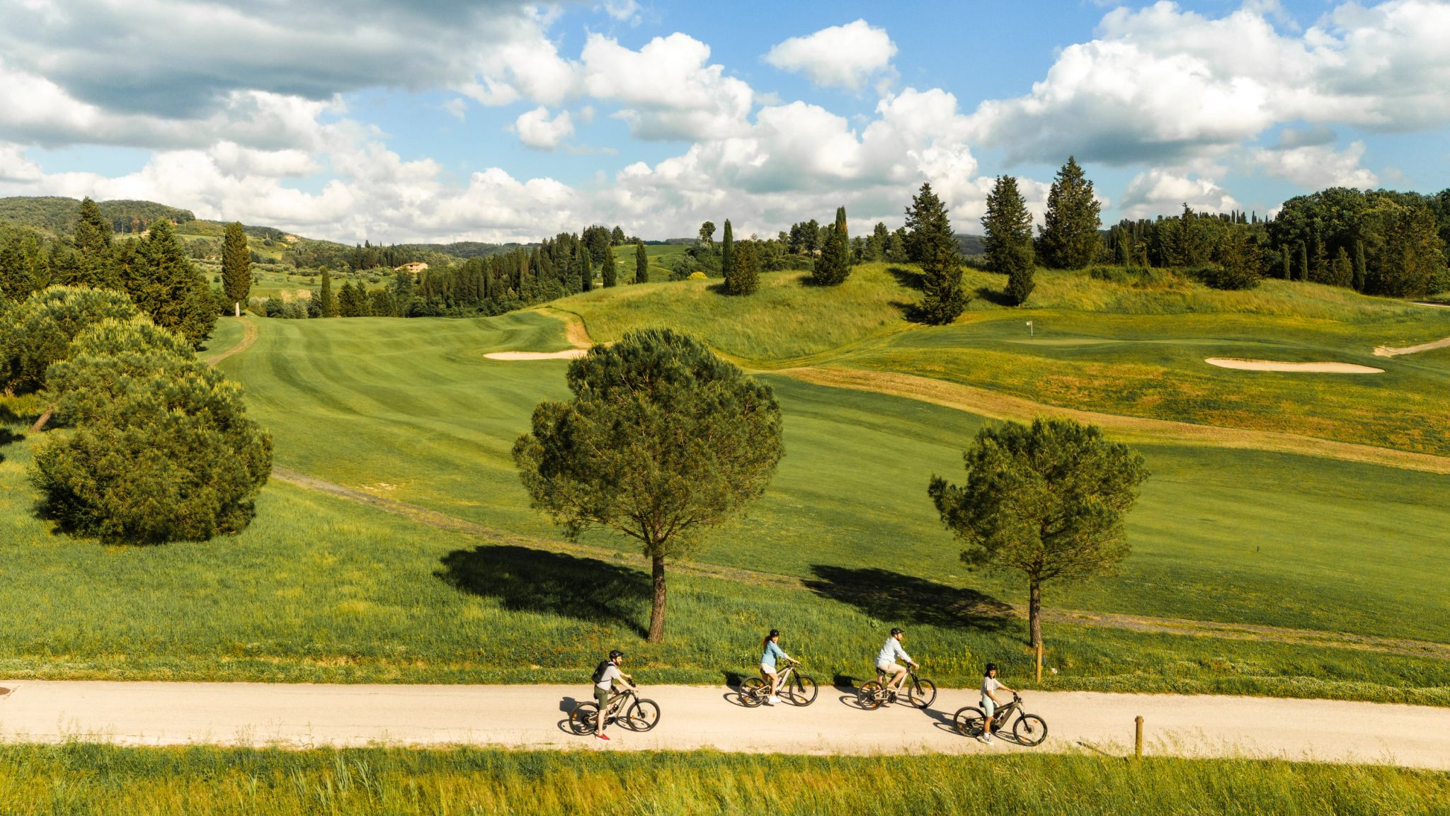 passeio de bike - ciclismo - lazer na italia - atividades de lazer- lazer ao ar livre