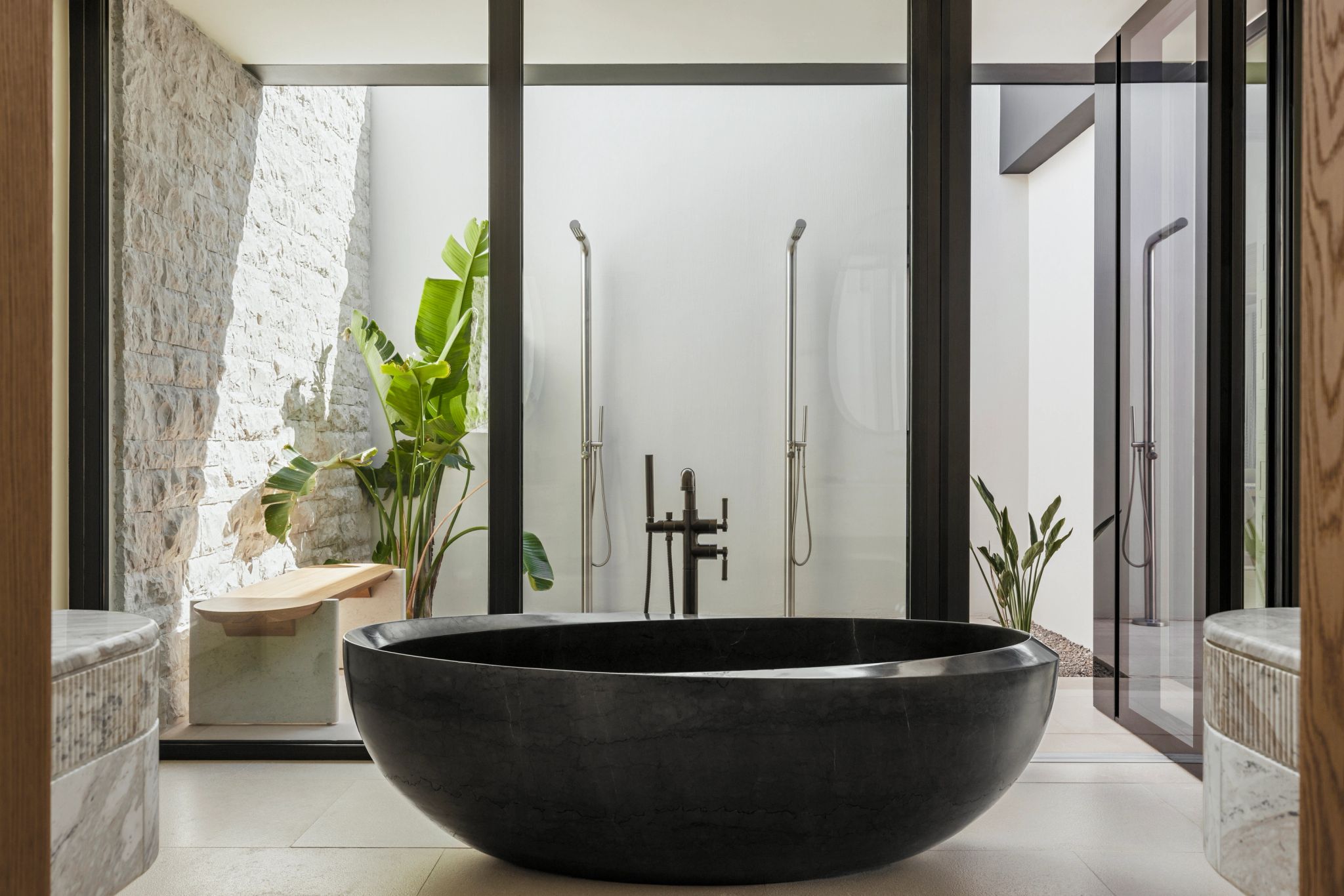 Villa One banheiro de luxo – banheira de imersao – banho premium