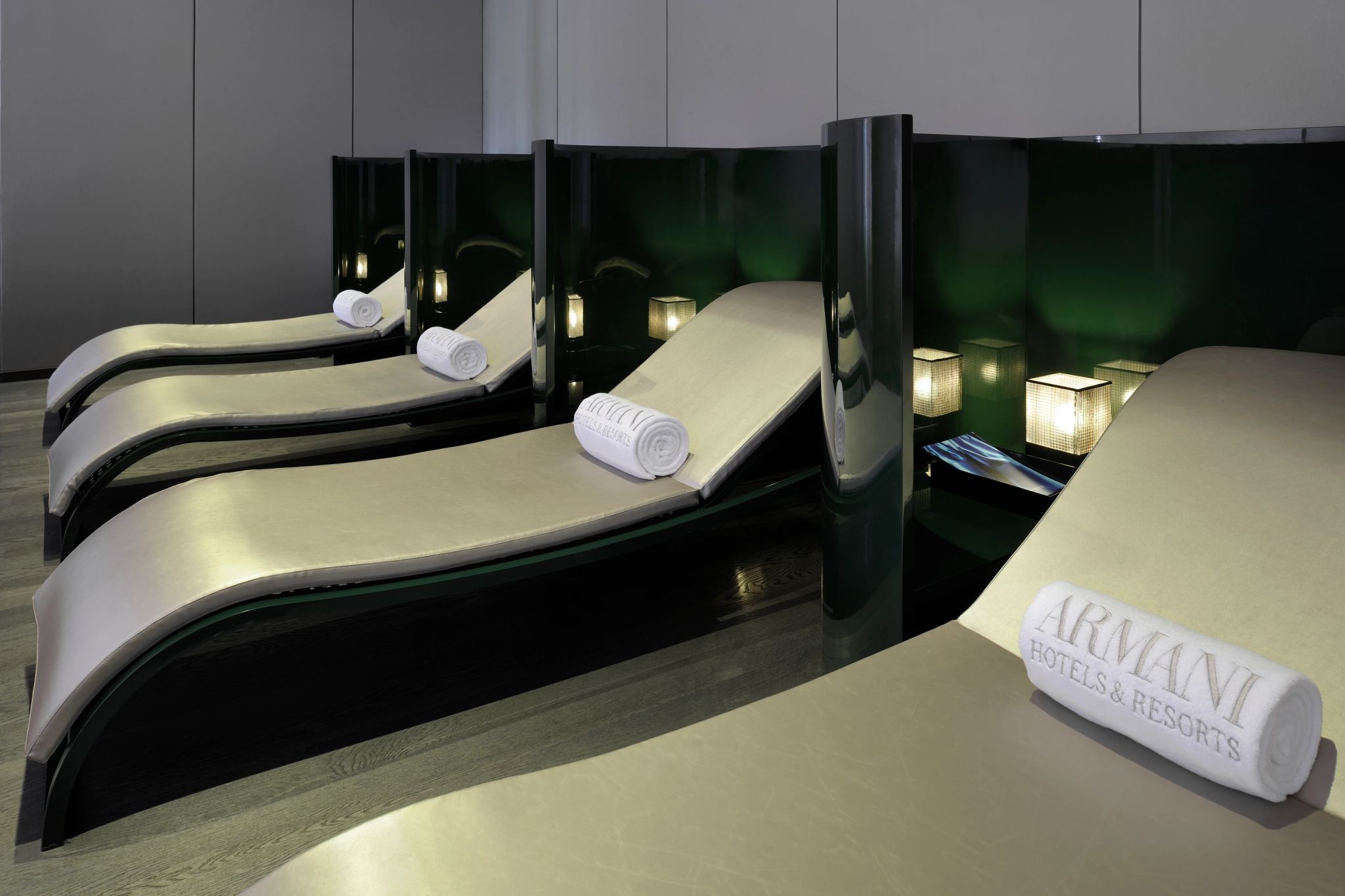 lounge de relaxamento – espreguicadeiras – spa de luxo