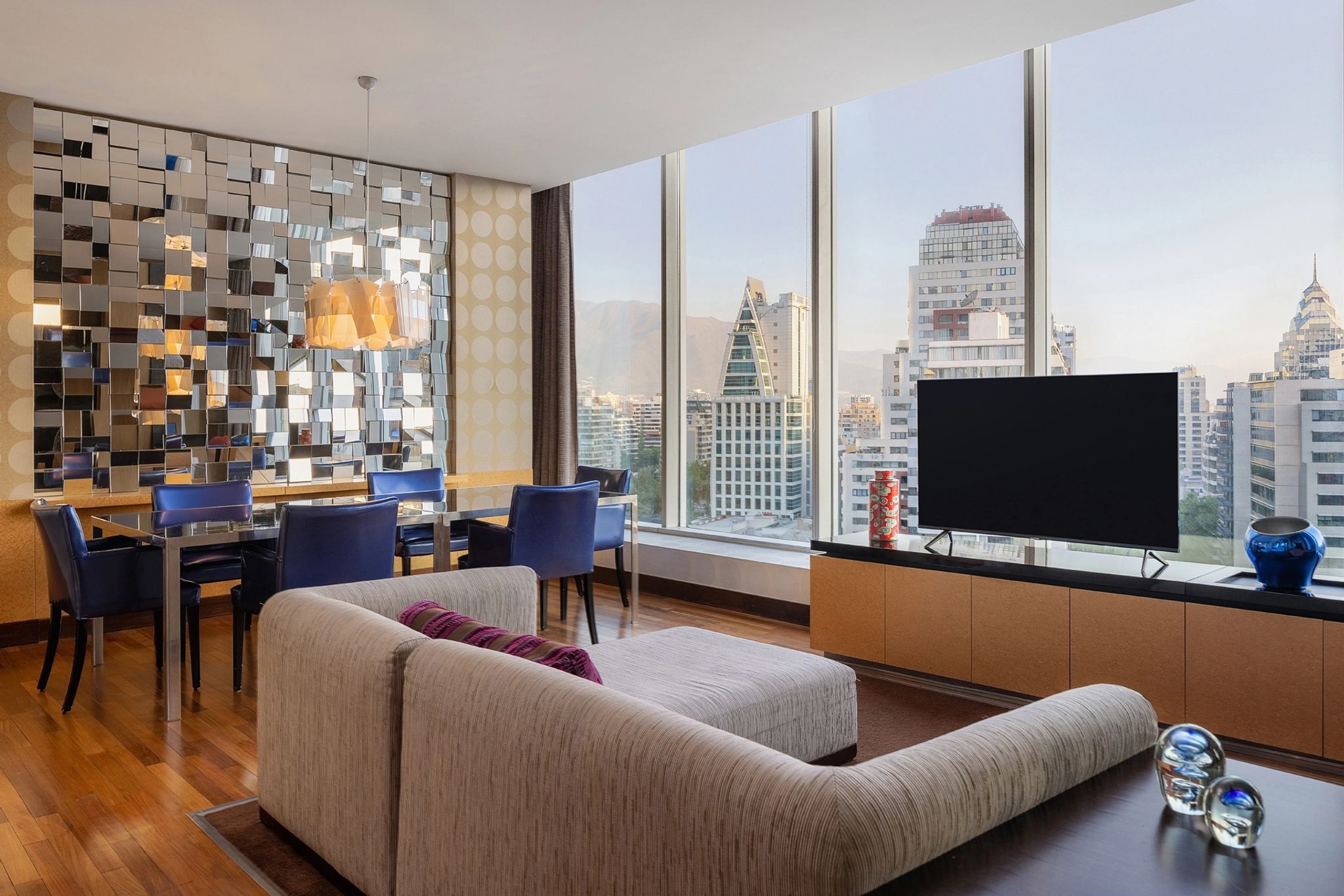 Wow Suite sala de estar – sala de tv – suite vista cidade